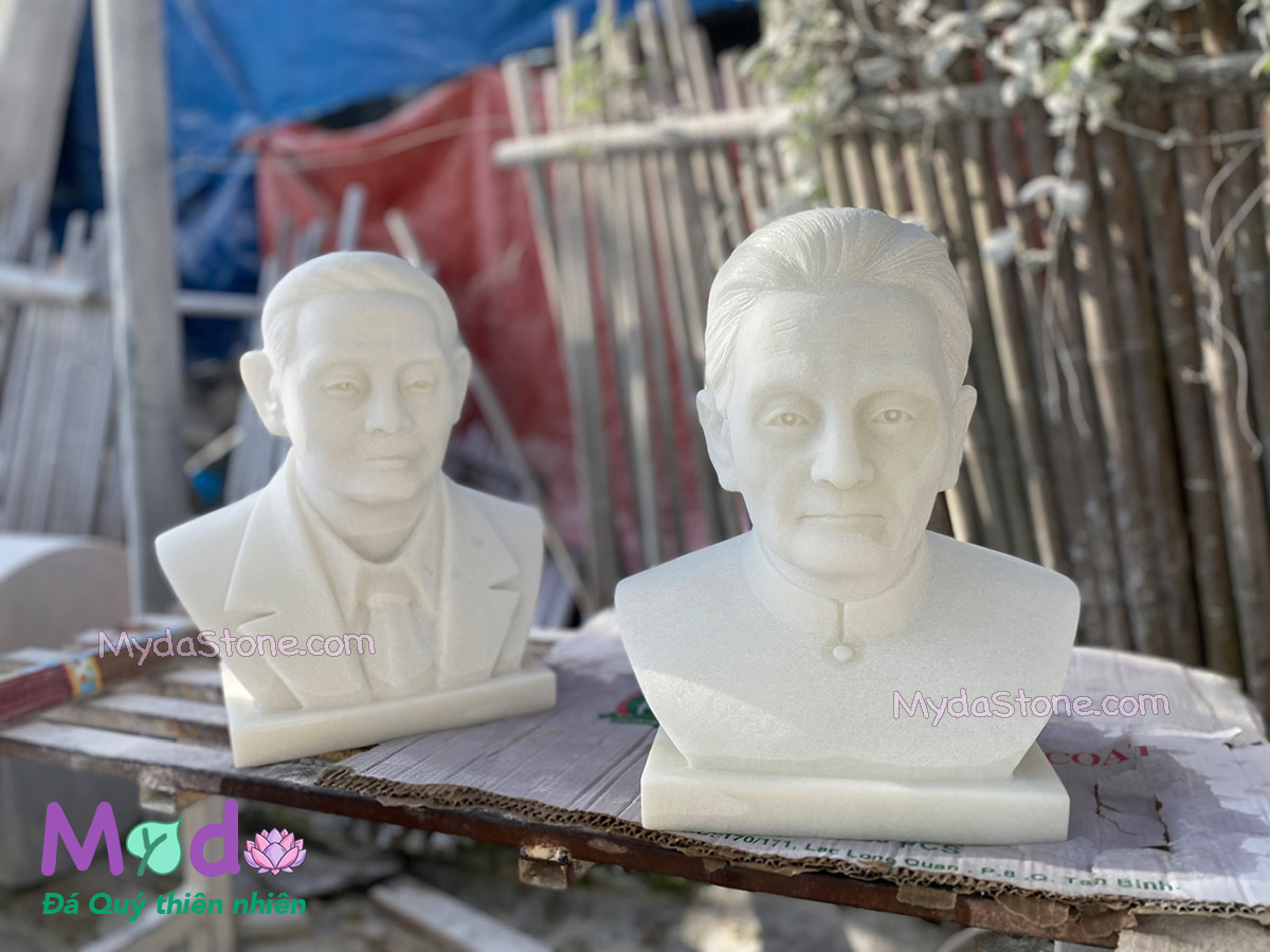 Tượng Chân dung Bố Mẹ đá Cẩm Thạch Trắng