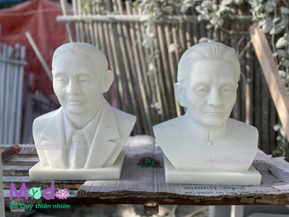 Tượng Chân dung Bố Mẹ đá Cẩm Thạch Trắng