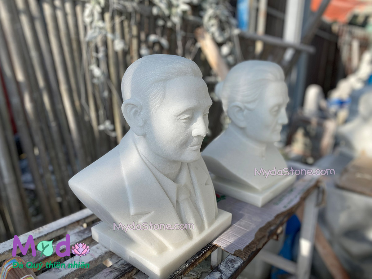 Tượng Chân dung Bố Mẹ đá Cẩm Thạch Trắng