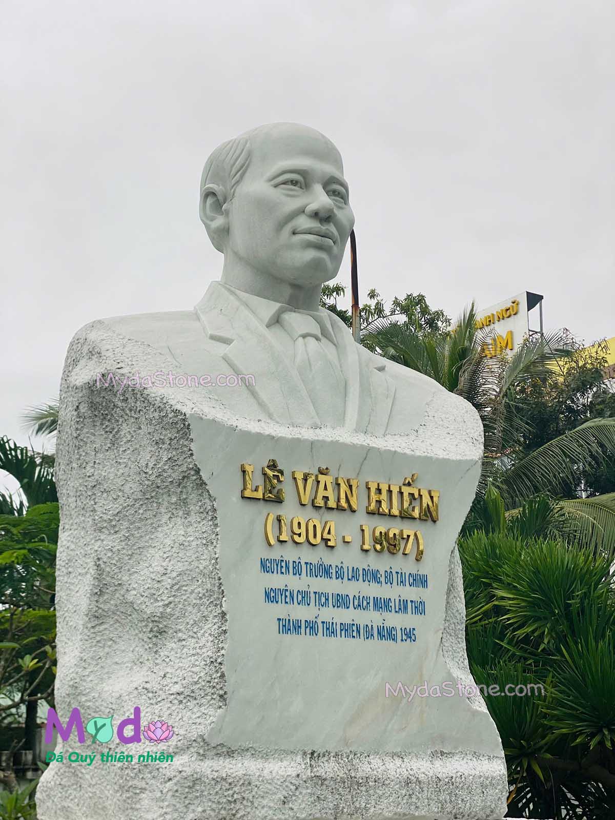 Tượng Chân dung Cụ Lê Văn Hiến đá Cẩm Thạch Trắng