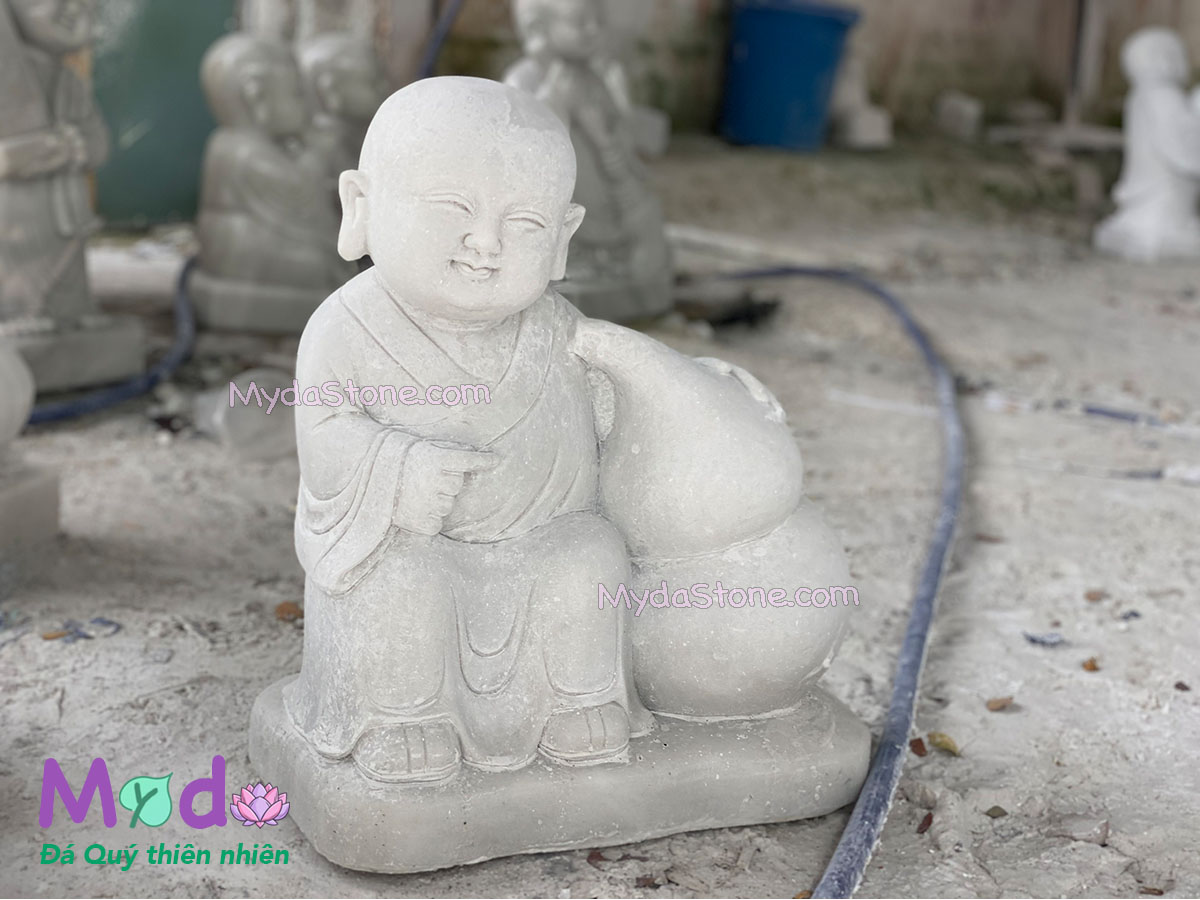 Tượng Chú Tiểu bằng đá Cẩm Thạch Trắng