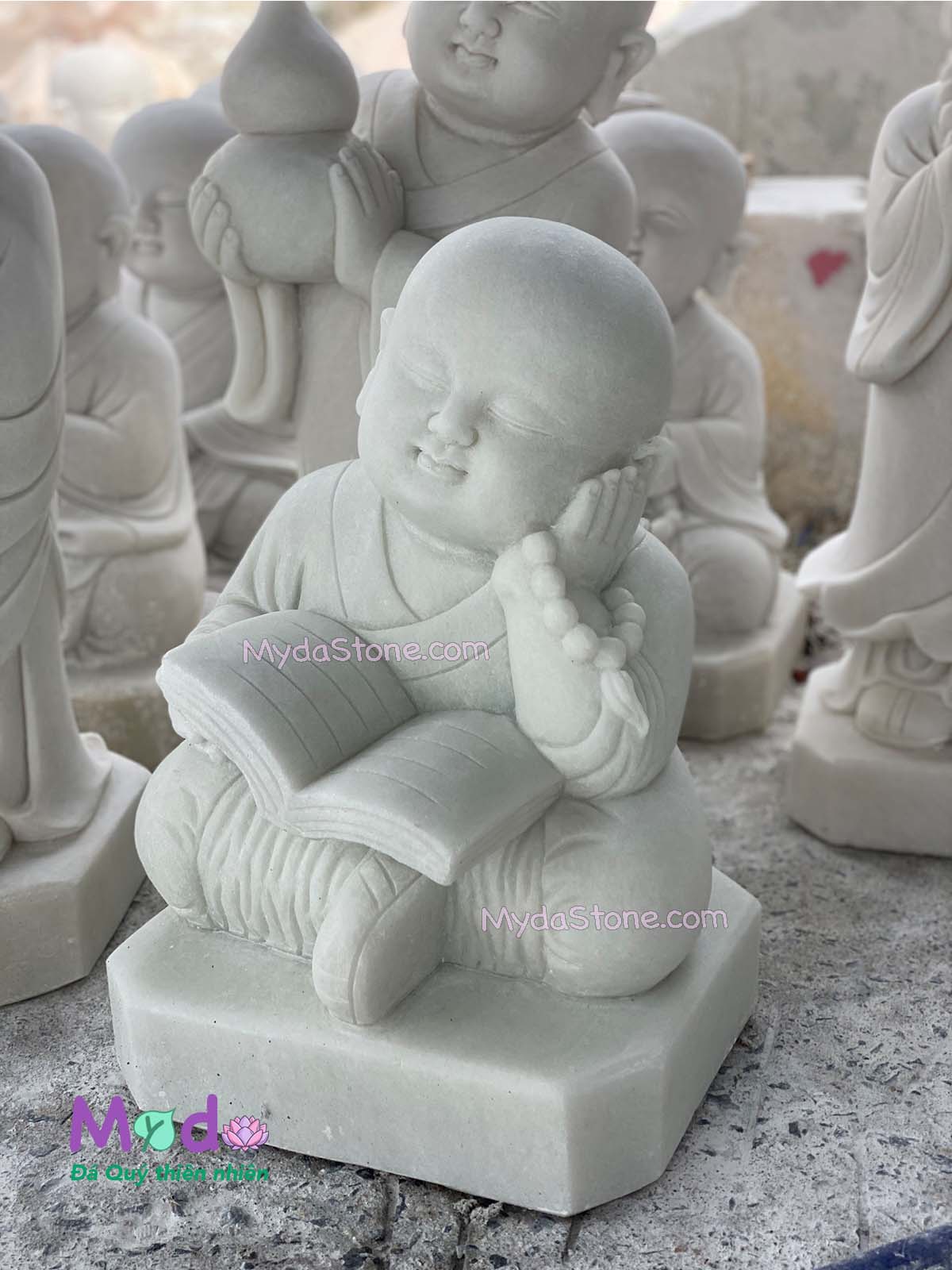 Tượng Chú Tiểu đá Cẩm Thạch Trắng