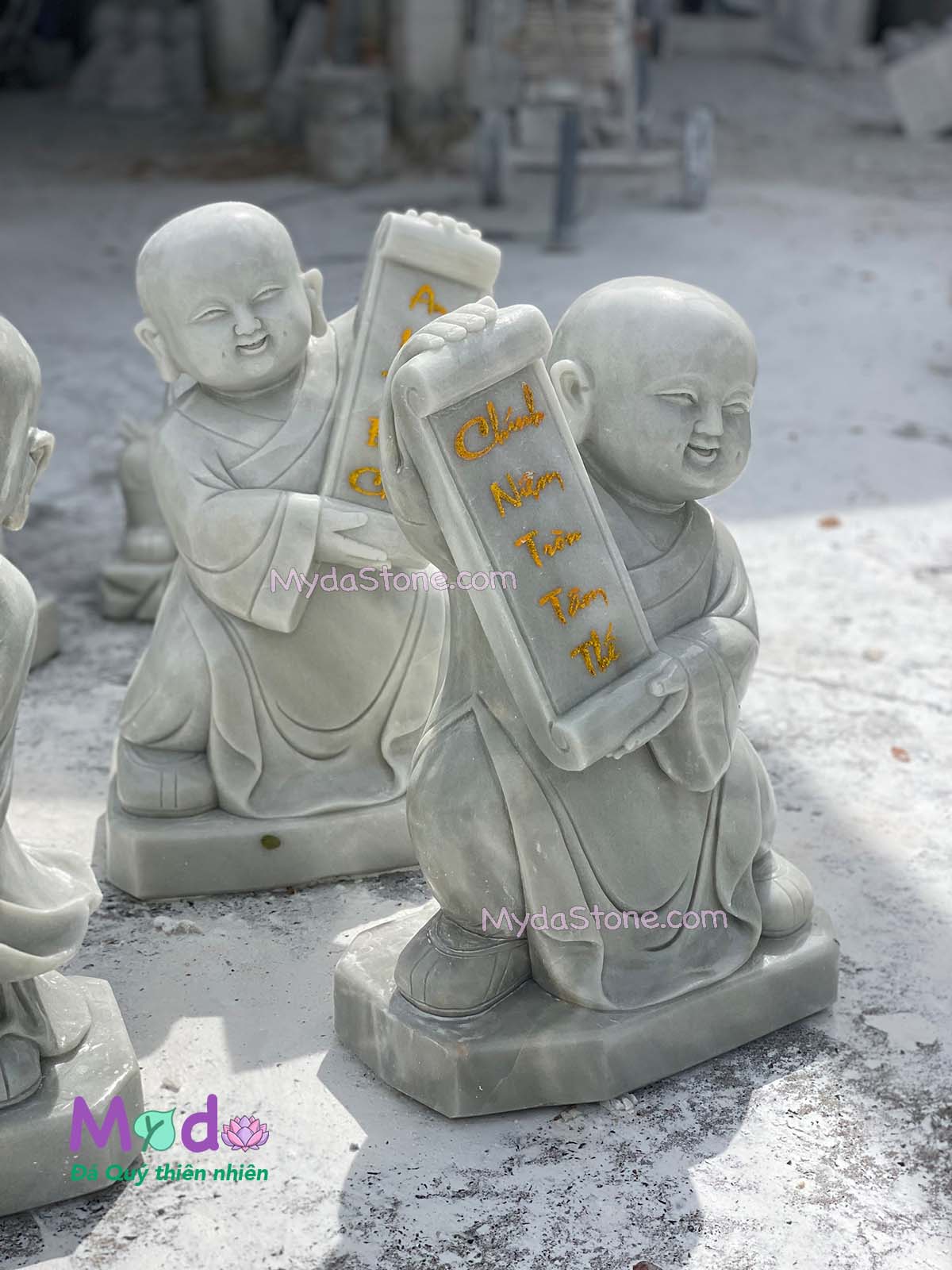 Tượng Chú Tiểu đá Cẩm Thạch Trắng