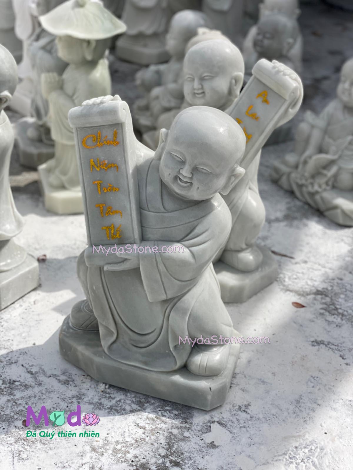 Tượng Chú Tiểu đá Cẩm Thạch Trắng
