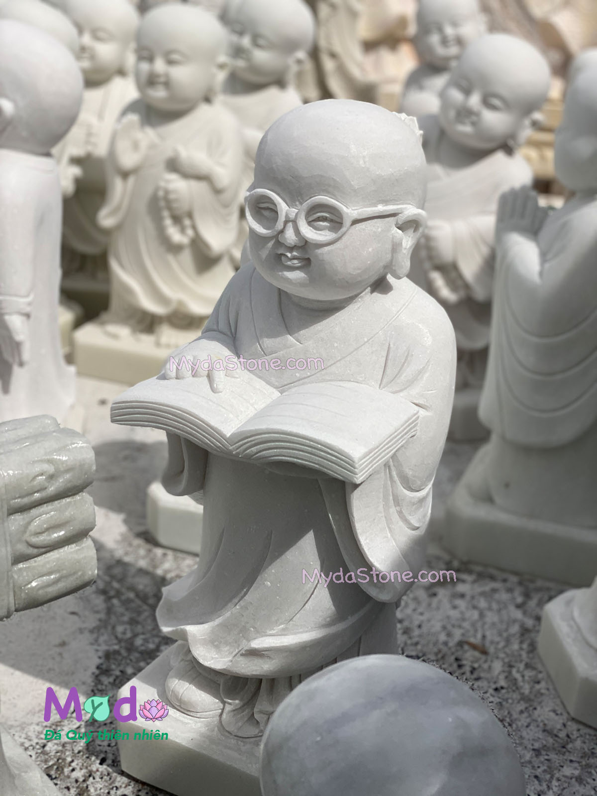Tượng Chú Tiểu đá Cẩm Thạch Trắng