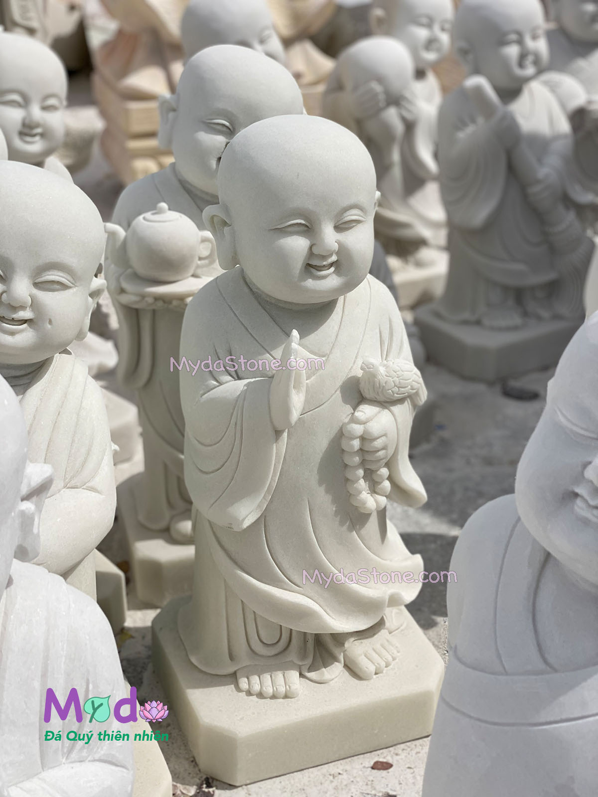 Tượng Chú Tiểu đá Cẩm Thạch Trắng