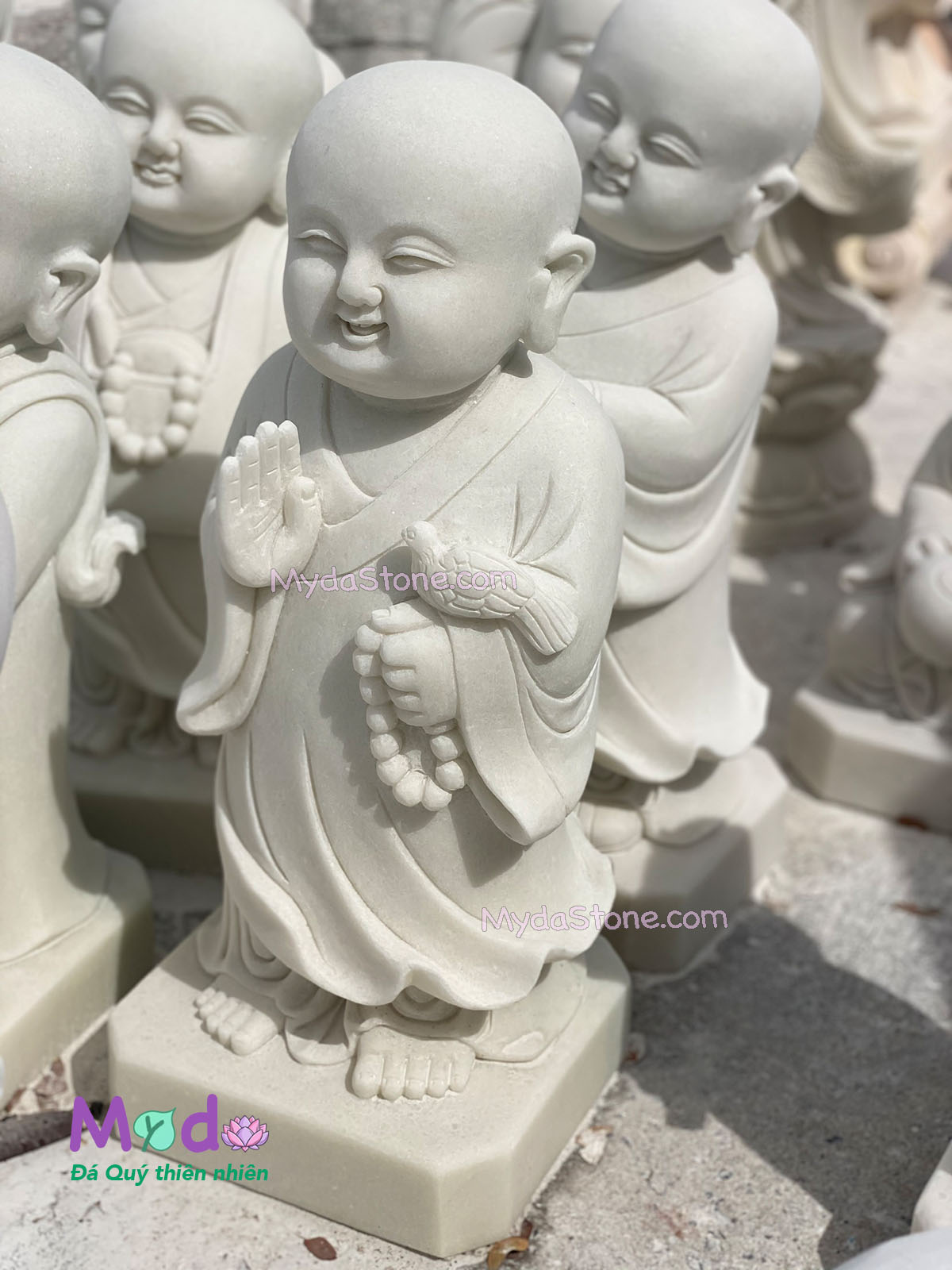 Tượng Chú Tiểu đá Cẩm Thạch Trắng