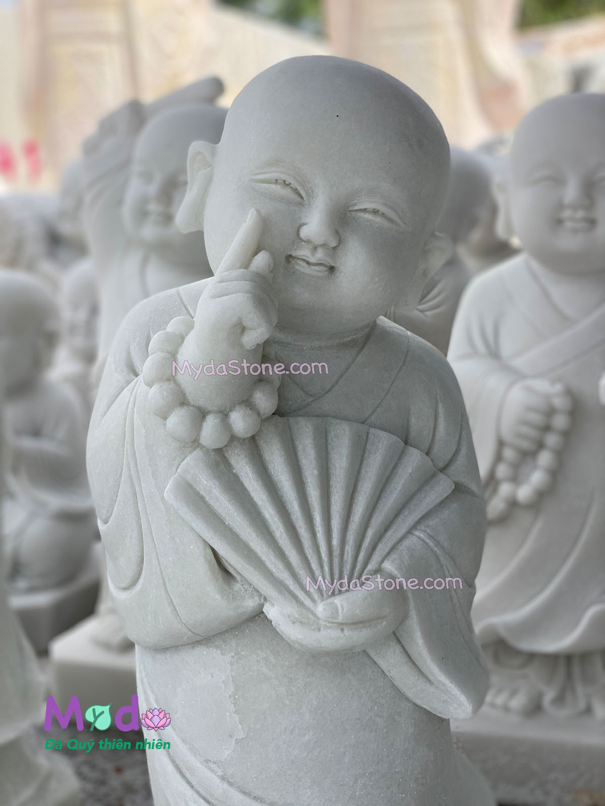 Tượng Chú Tiểu đá Cẩm Thạch Trắng