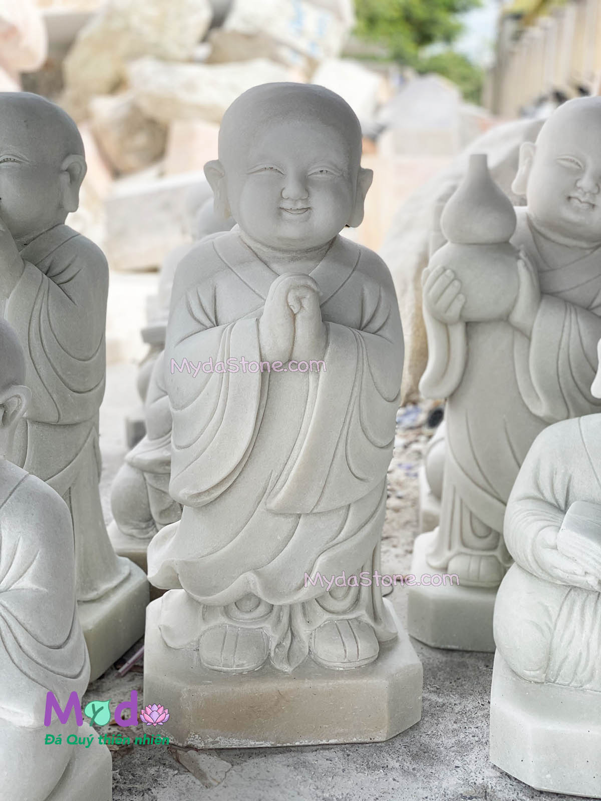 Tượng Chú Tiểu đá Cẩm Thạch Trắng