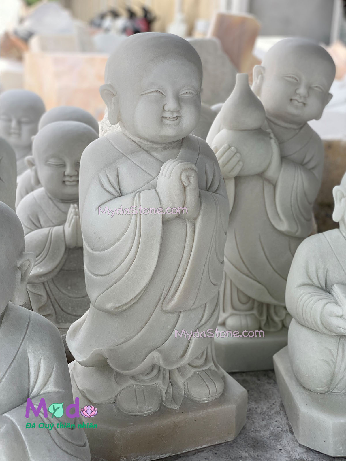 Tượng Chú Tiểu đá Cẩm Thạch Trắng