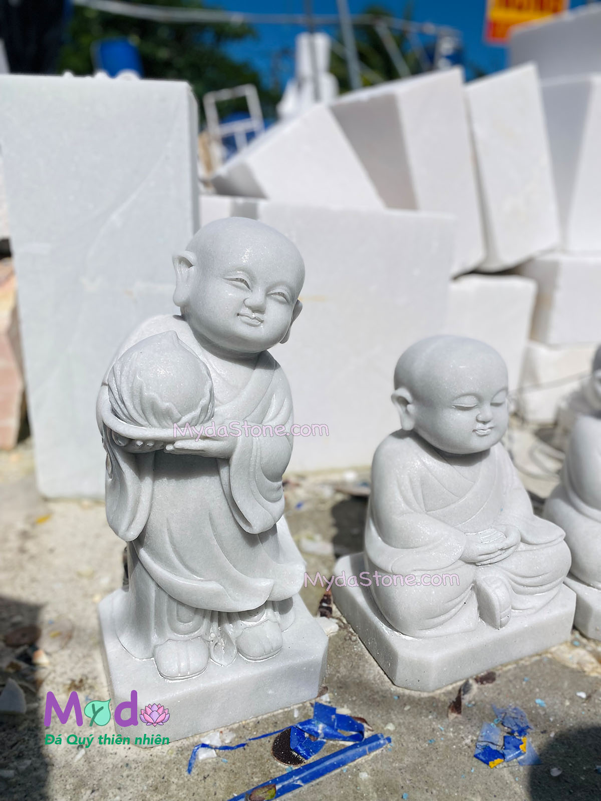 Tượng Chú Tiểu đá Cẩm Thạch Trắng