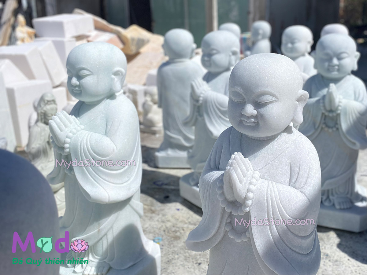 Tượng Chú Tiểu đá Cẩm Thạch Trắng Xanh