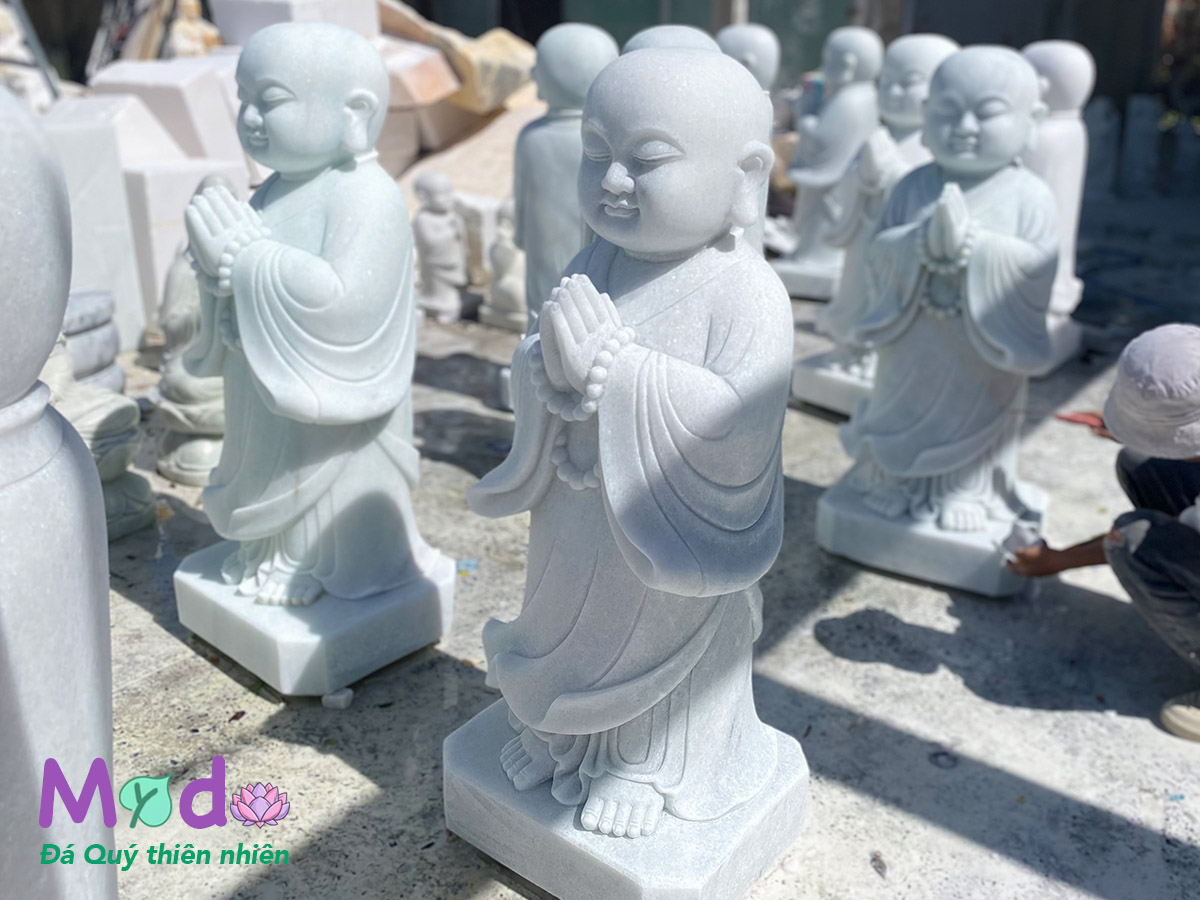 Tượng Chú Tiểu đá Cẩm Thạch Trắng Xanh