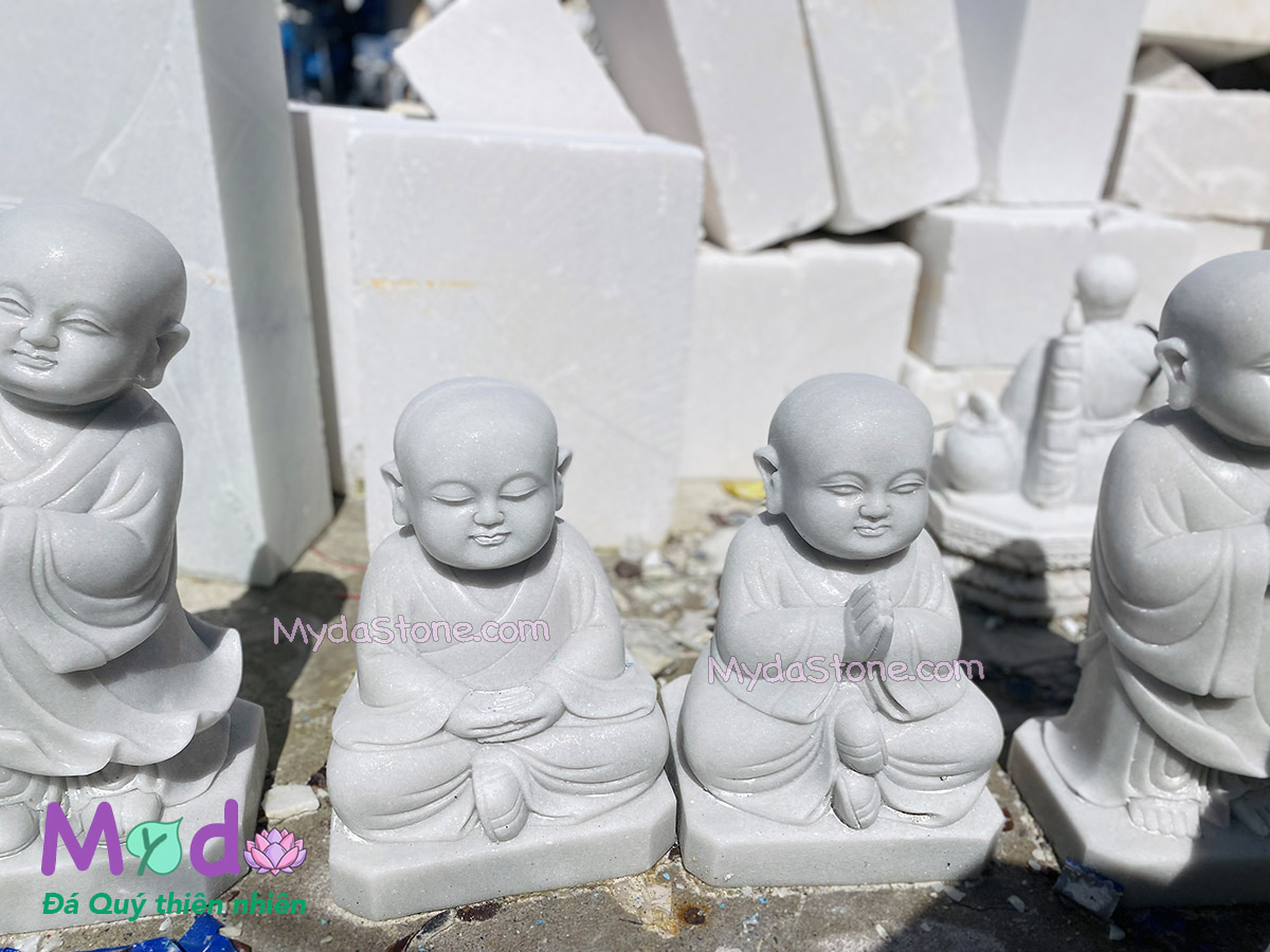 Tượng Chú Tiểu đá Cẩm Thạch Trắng