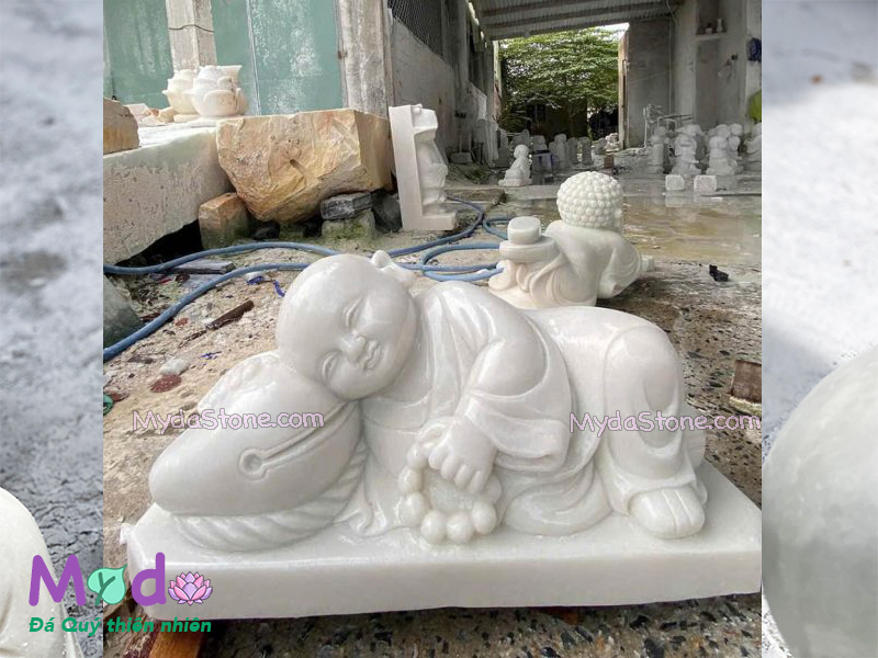 Tượng Chú Tiểu đá Cẩm Thạch Trắng