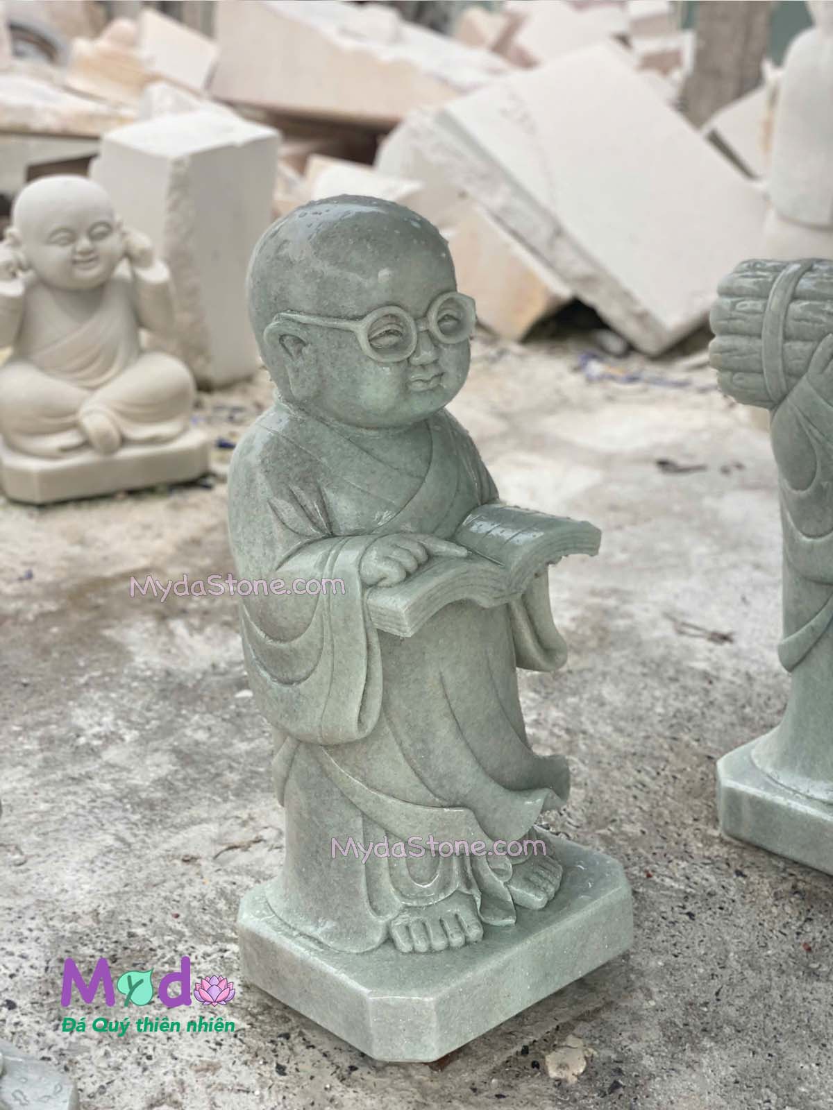 Tượng Chú Tiểu đọc sách đá Cẩm Thạch Xanh