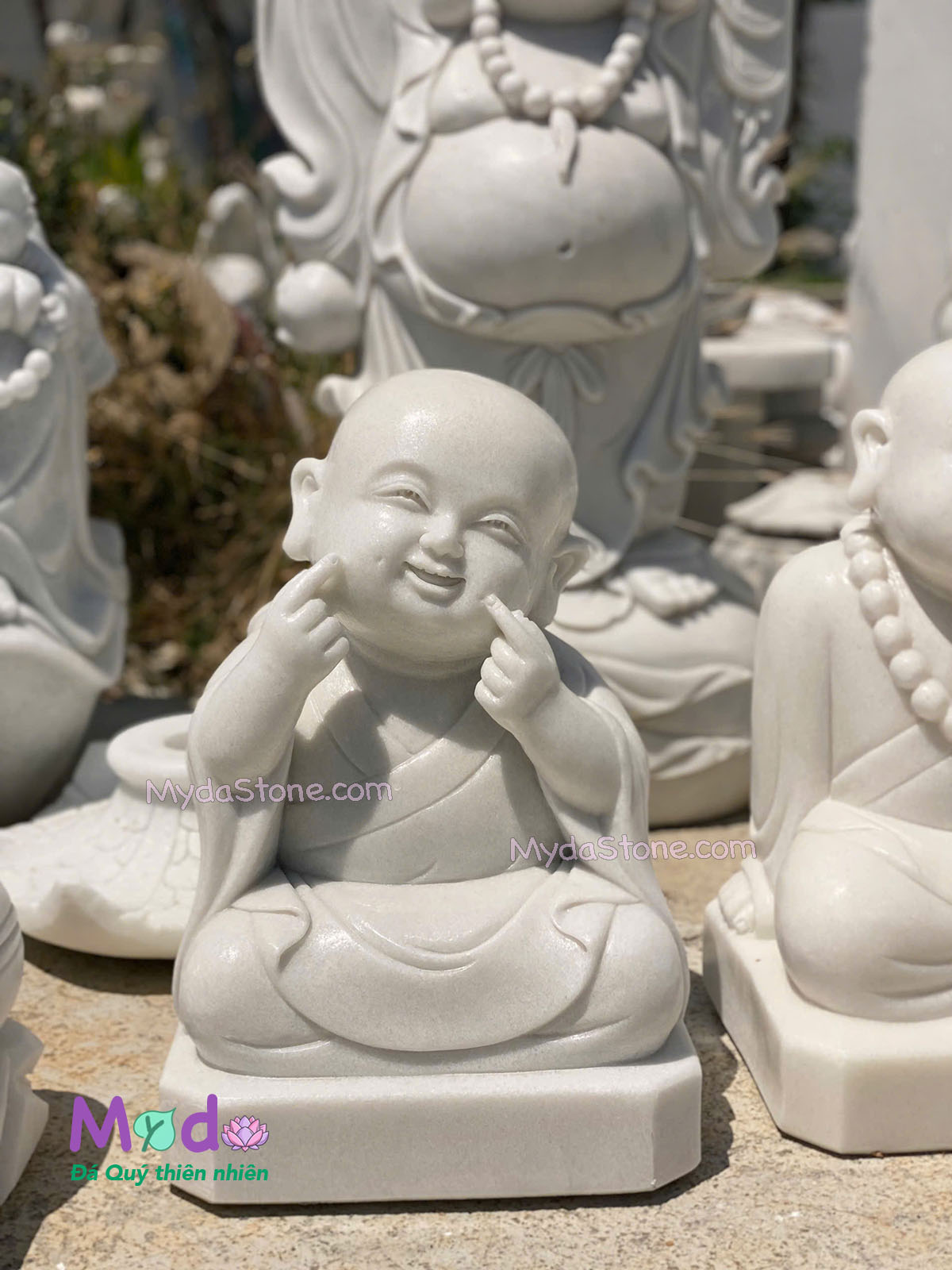 Tượng Chú Tiểu đá Cẩm Thạch Trắng