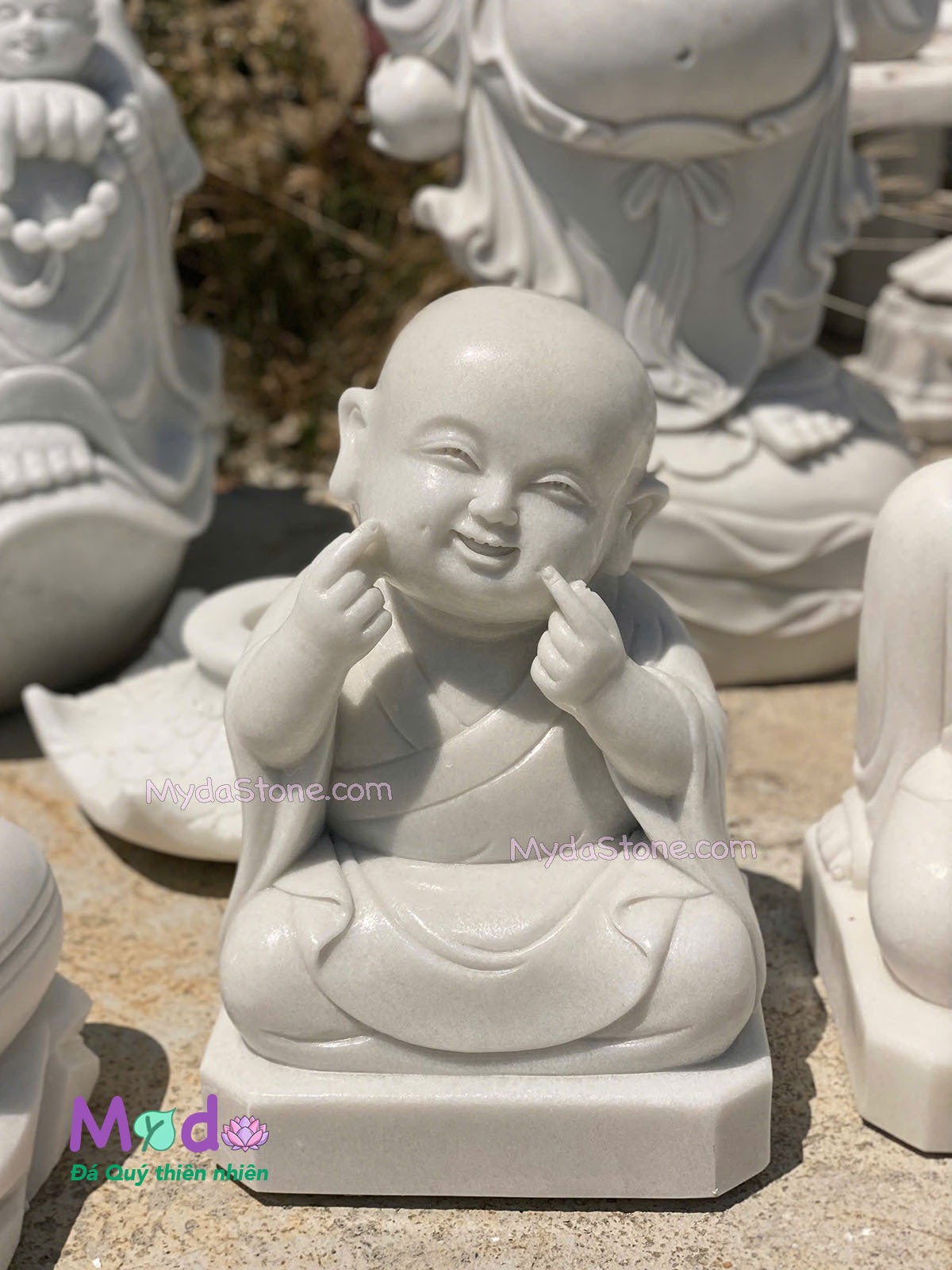 Tượng Chú Tiểu đá Cẩm Thạch Trắng