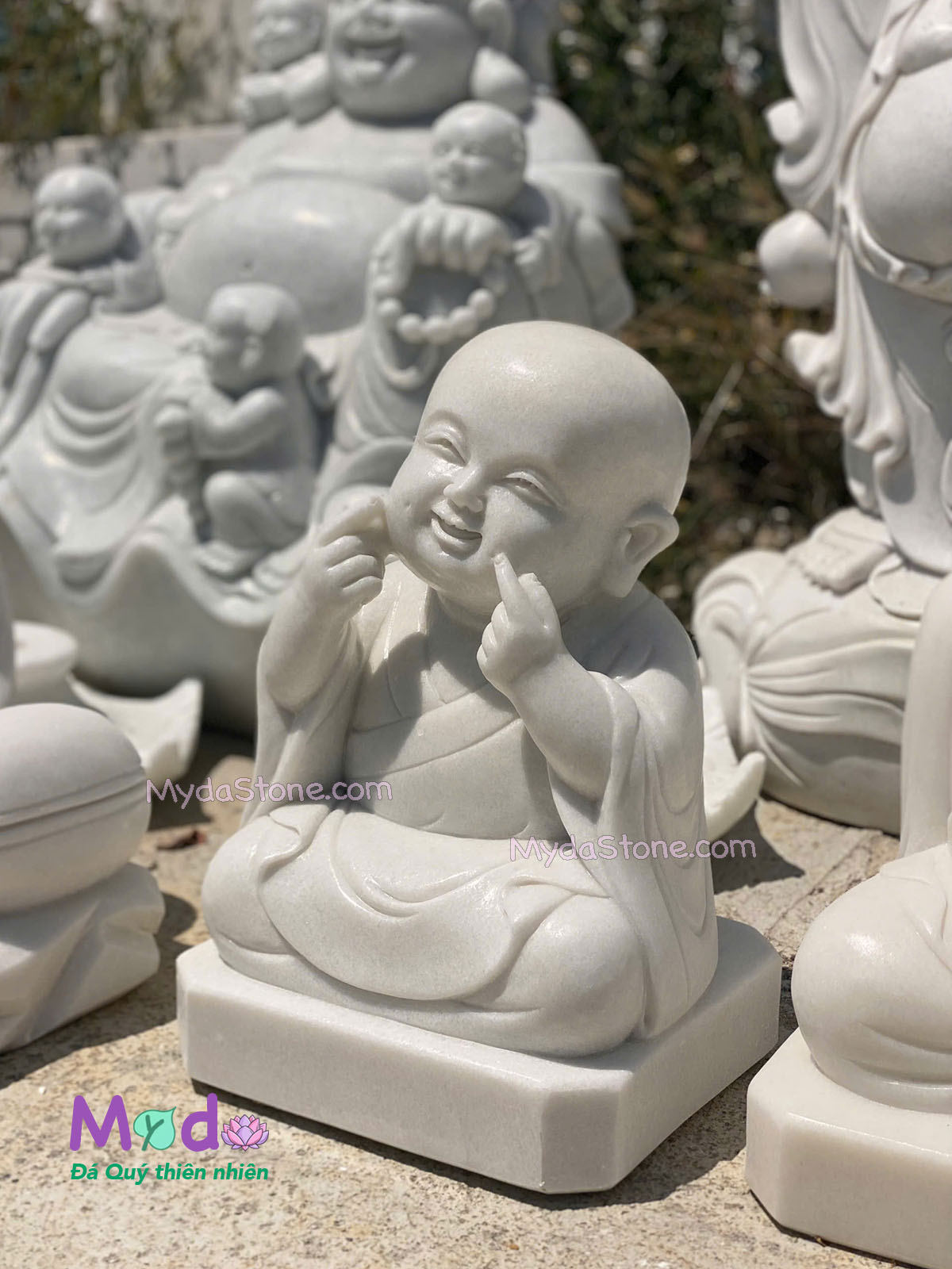 Tượng Chú Tiểu đá Cẩm Thạch Trắng