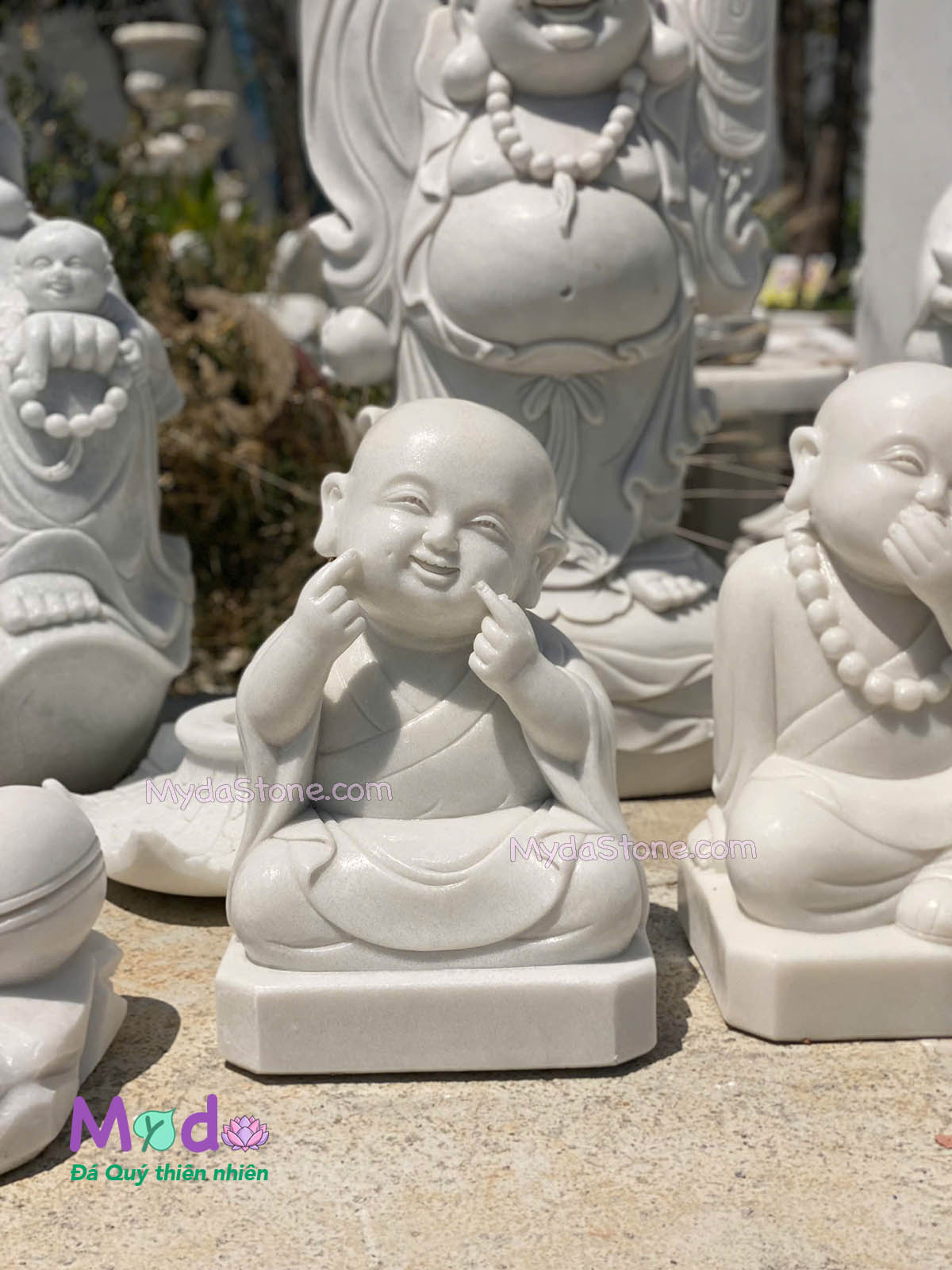 Tượng Chú Tiểu đá Cẩm Thạch Trắng