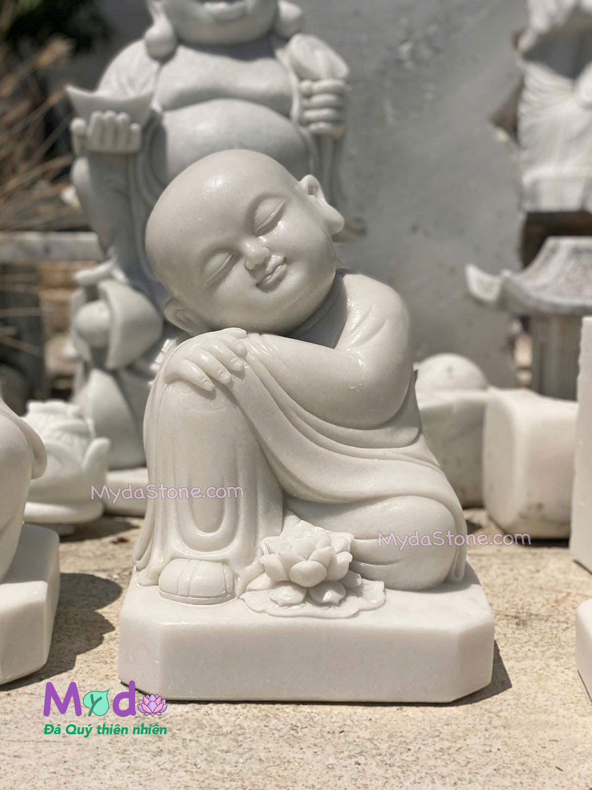 Tượng Chú Tiểu đá Cẩm Thạch Trắng