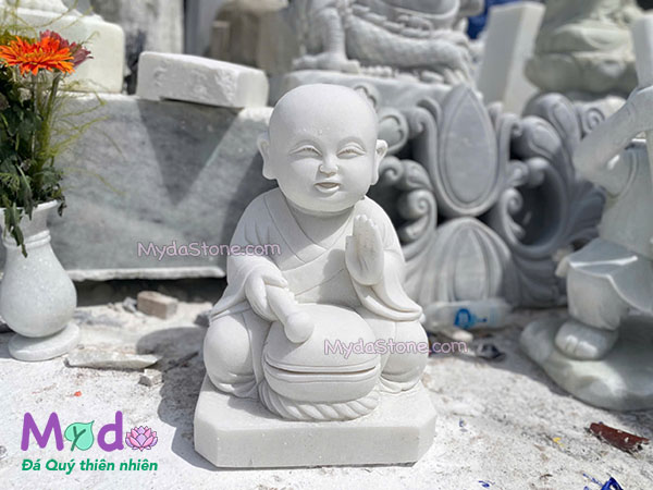 Tượng Chú Tiểu đá Cẩm Thạch Trắng Xanh