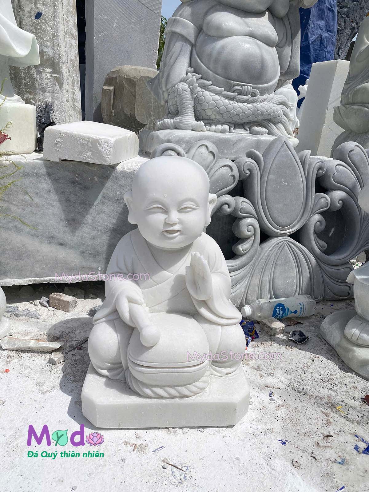 Tượng Chú Tiểu đá Cẩm Thạch Trắng Xanh