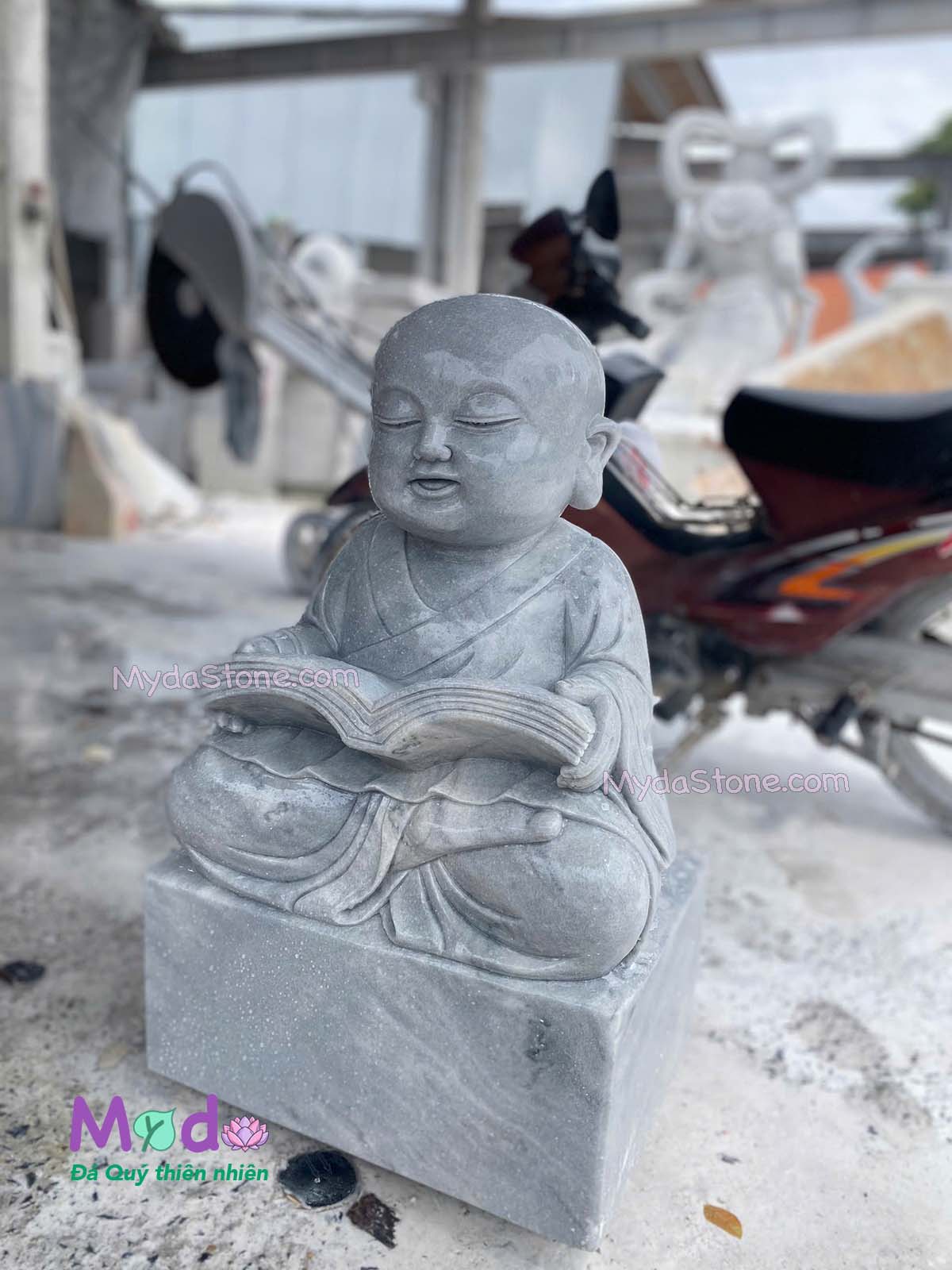 Tượng Chú Tiểu đá Cẩm Thạch Xám