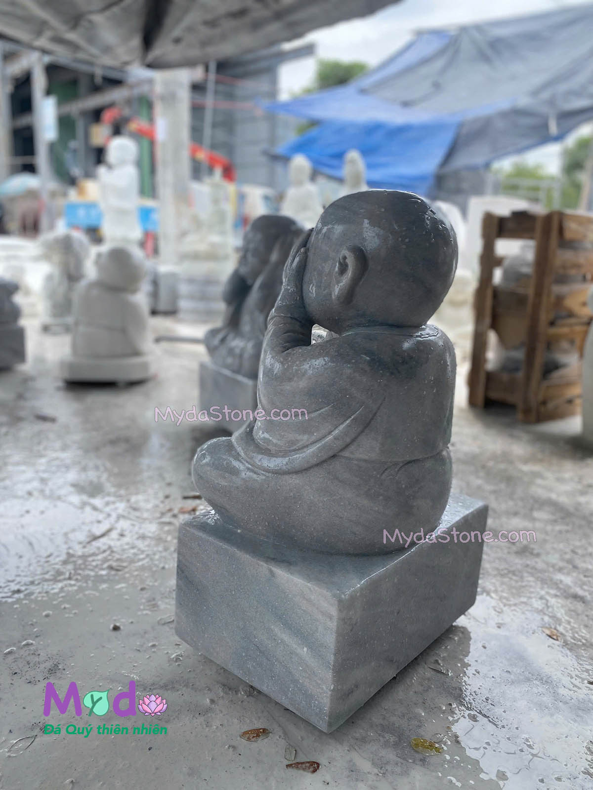 Tượng Chú Tiểu đá Cẩm Thạch Xám
