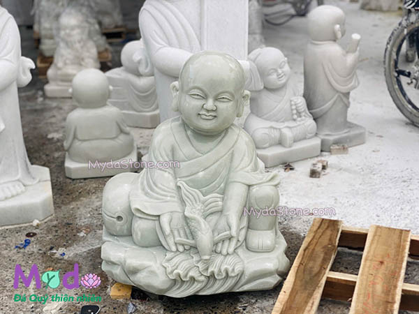 Tượng Chú Tiểu đá Cẩm Thạch Xanh
