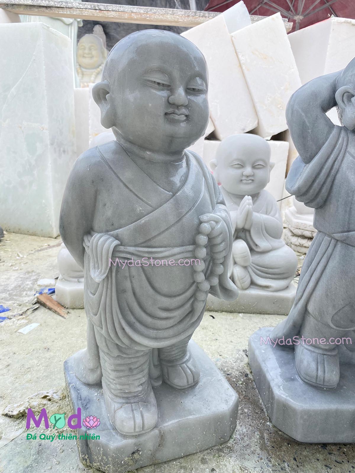 Tượng Chú Tiểu đá Cẩm Thạch Trắng Xám