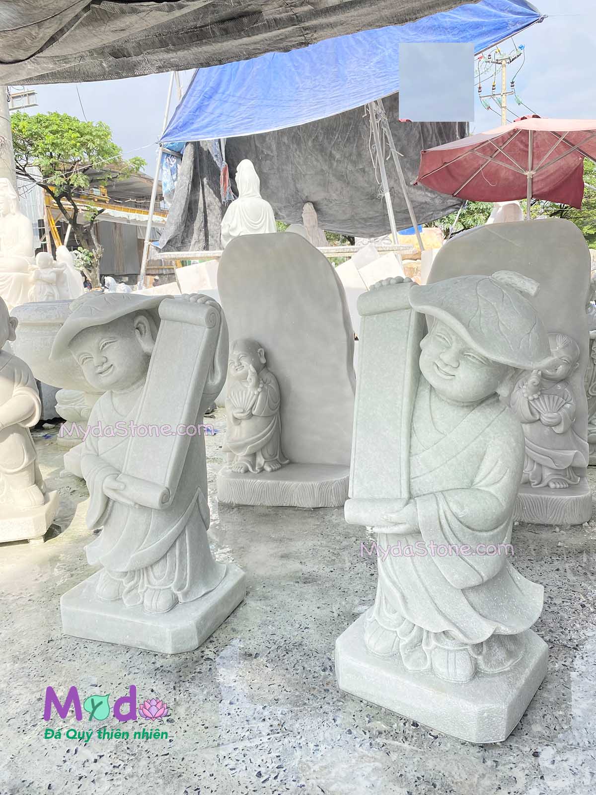 Tượng Chú Tiểu đá Cẩm Thạch Trắng Xanh