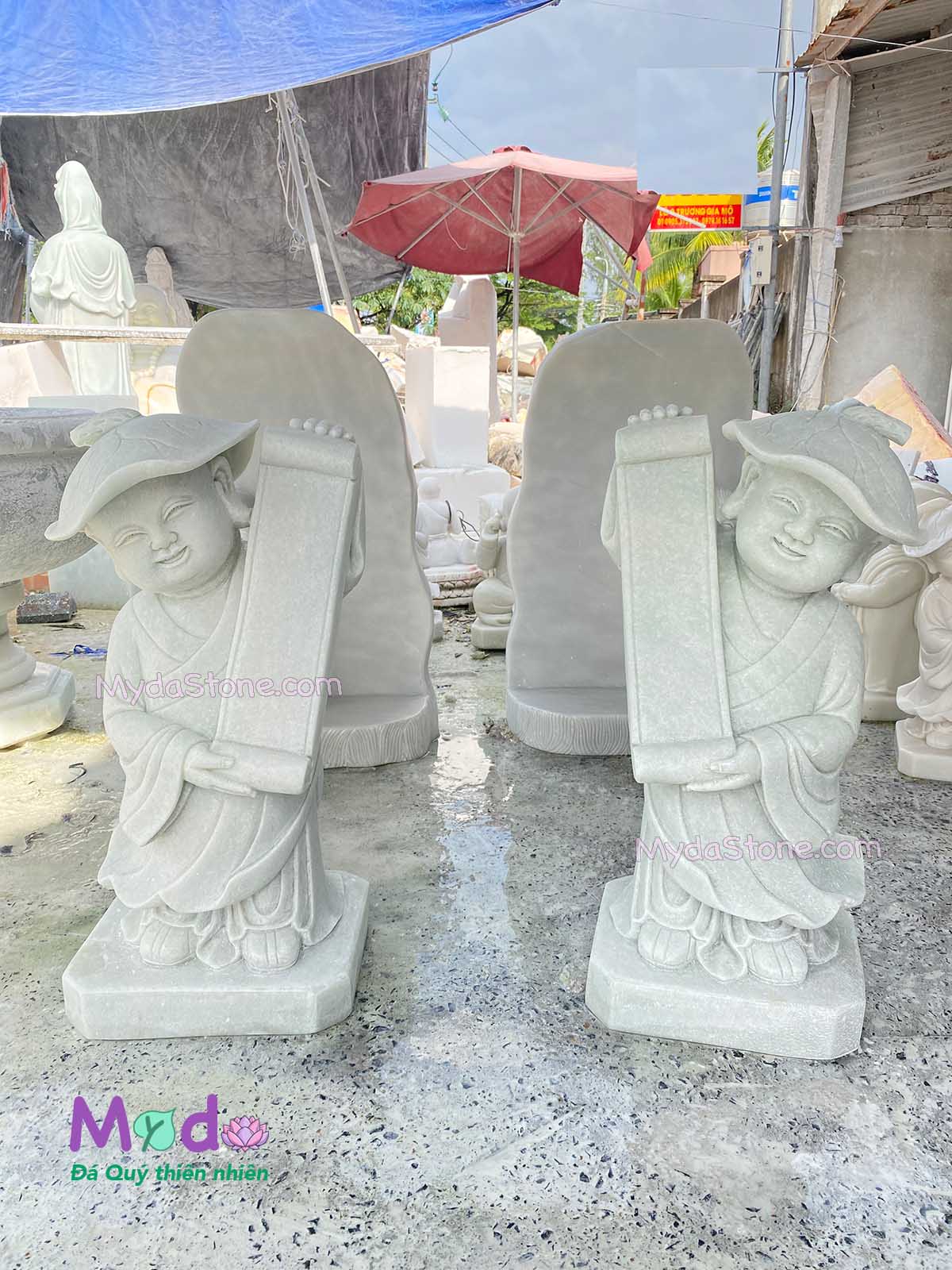 Tượng Chú Tiểu đá Cẩm Thạch Trắng Xanh