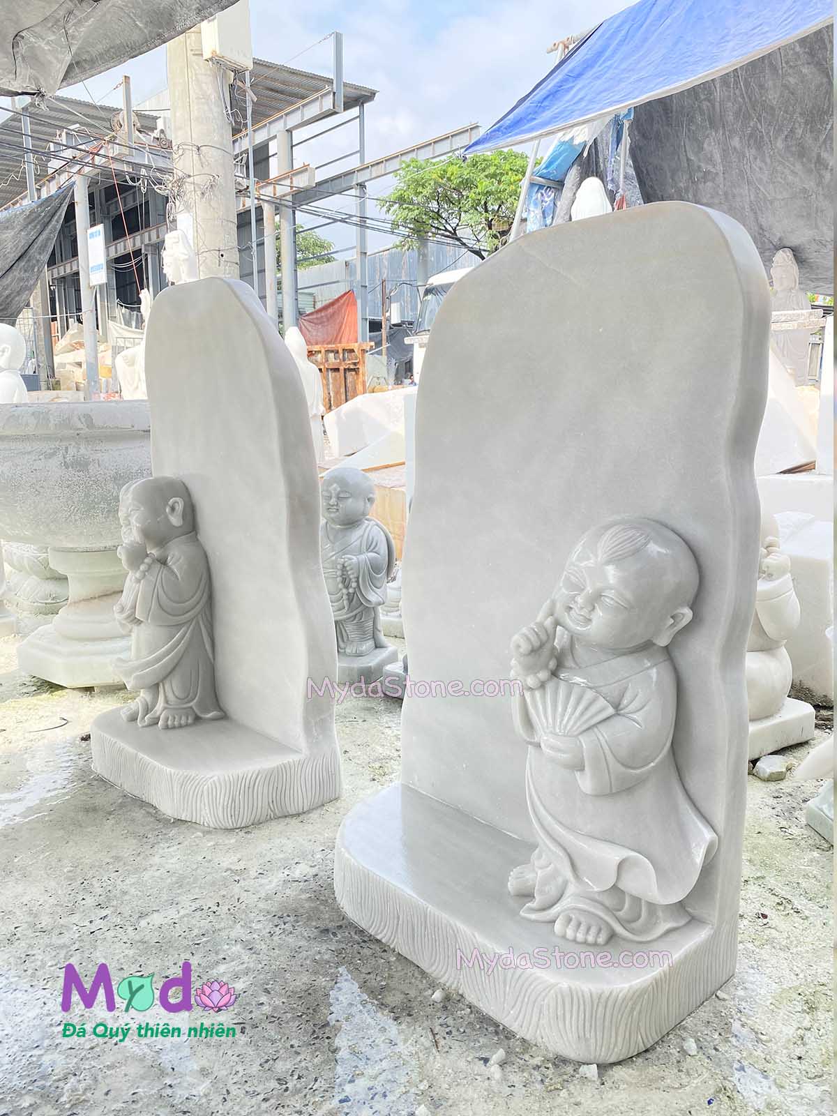 Bảng hiệu có Chú Tiểu đá Cẩm Thạch Trắng