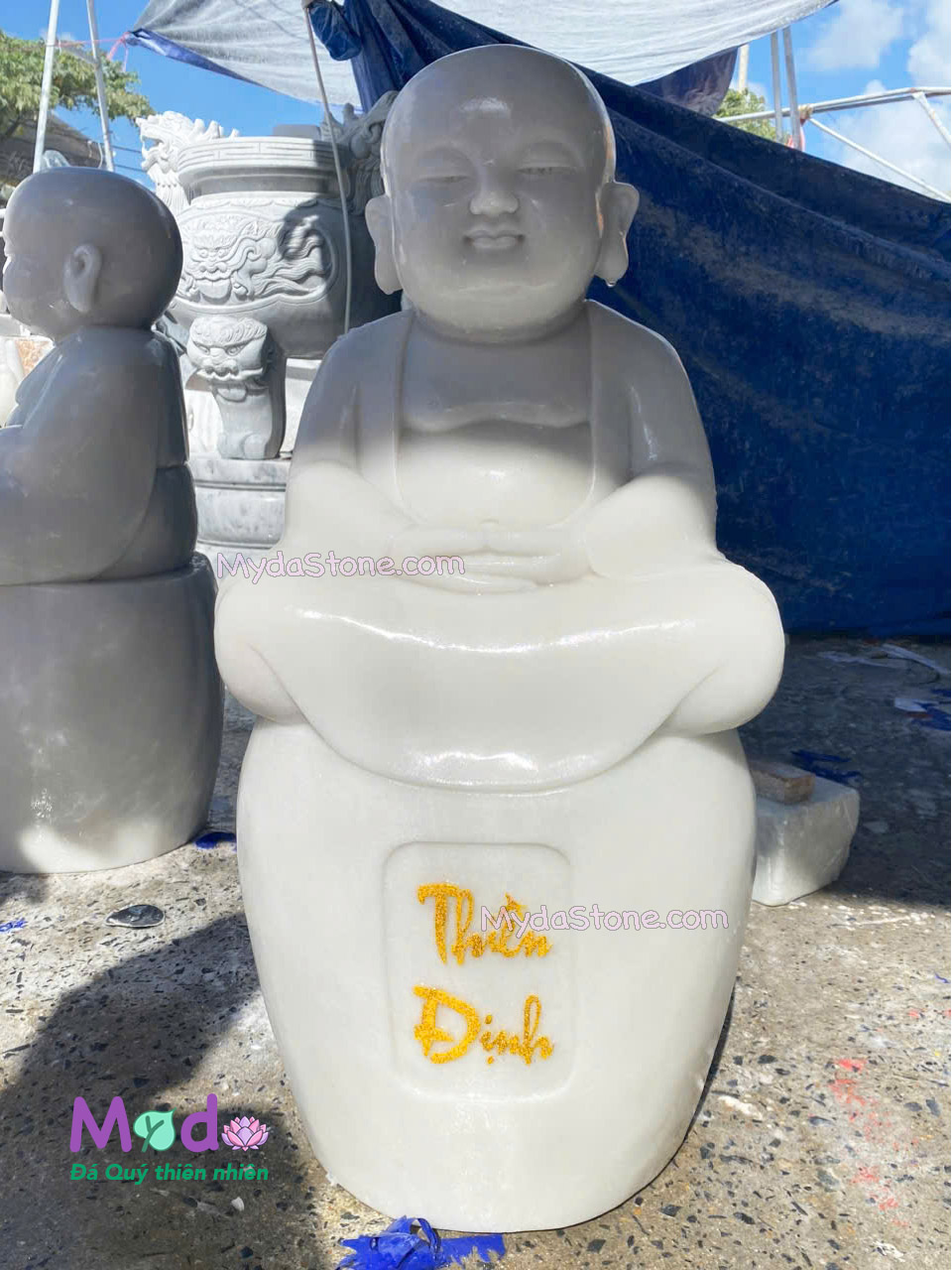 Tượng Chú Tiểu đá Cẩm Thạch Trắng