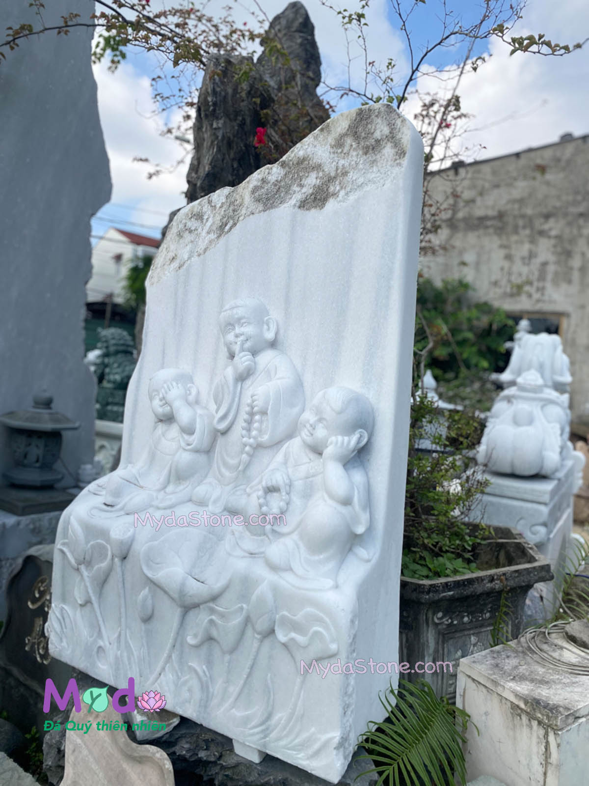 Tượng Chú Tiểu đá Cẩm Thạch Trắng Xanh