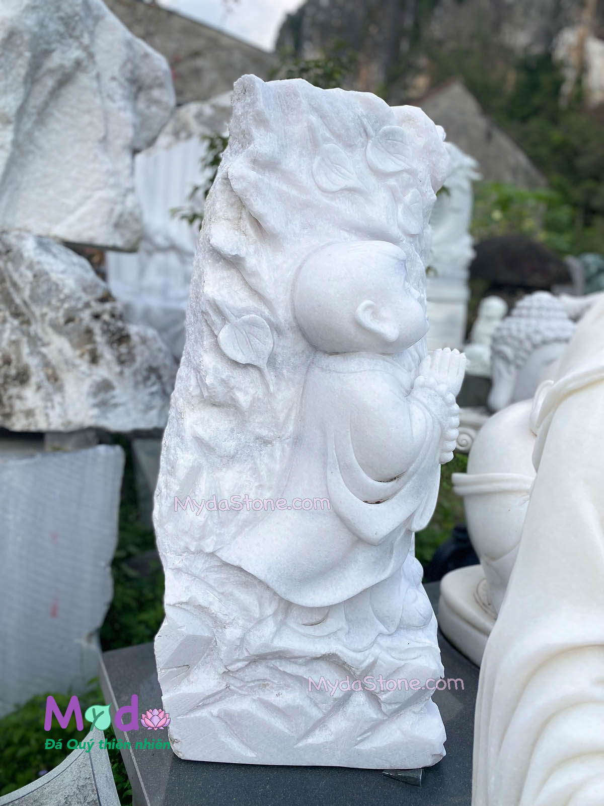 Tượng Chú Tiểu đá Cẩm Thạch Trắng