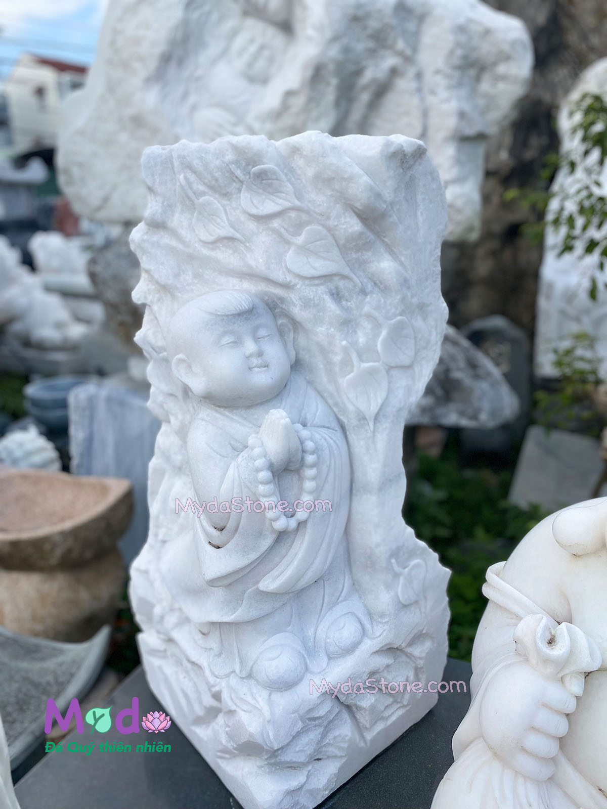 Tượng Chú Tiểu đá Cẩm Thạch Trắng