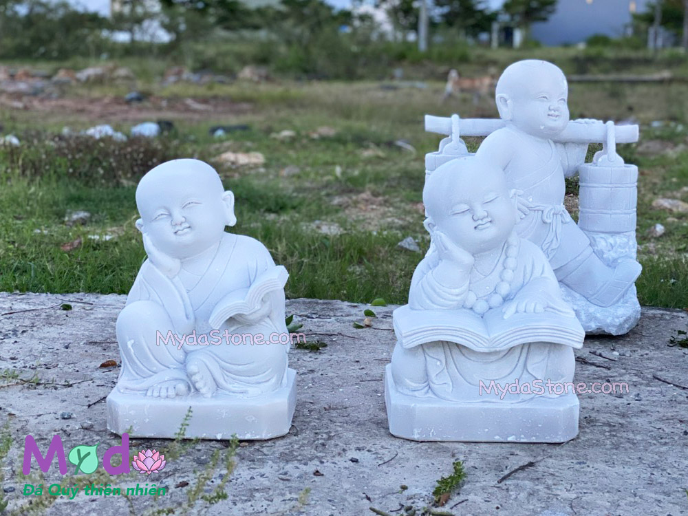 Tượng Chú Tiểu đá Cẩm Thạch Trắng
