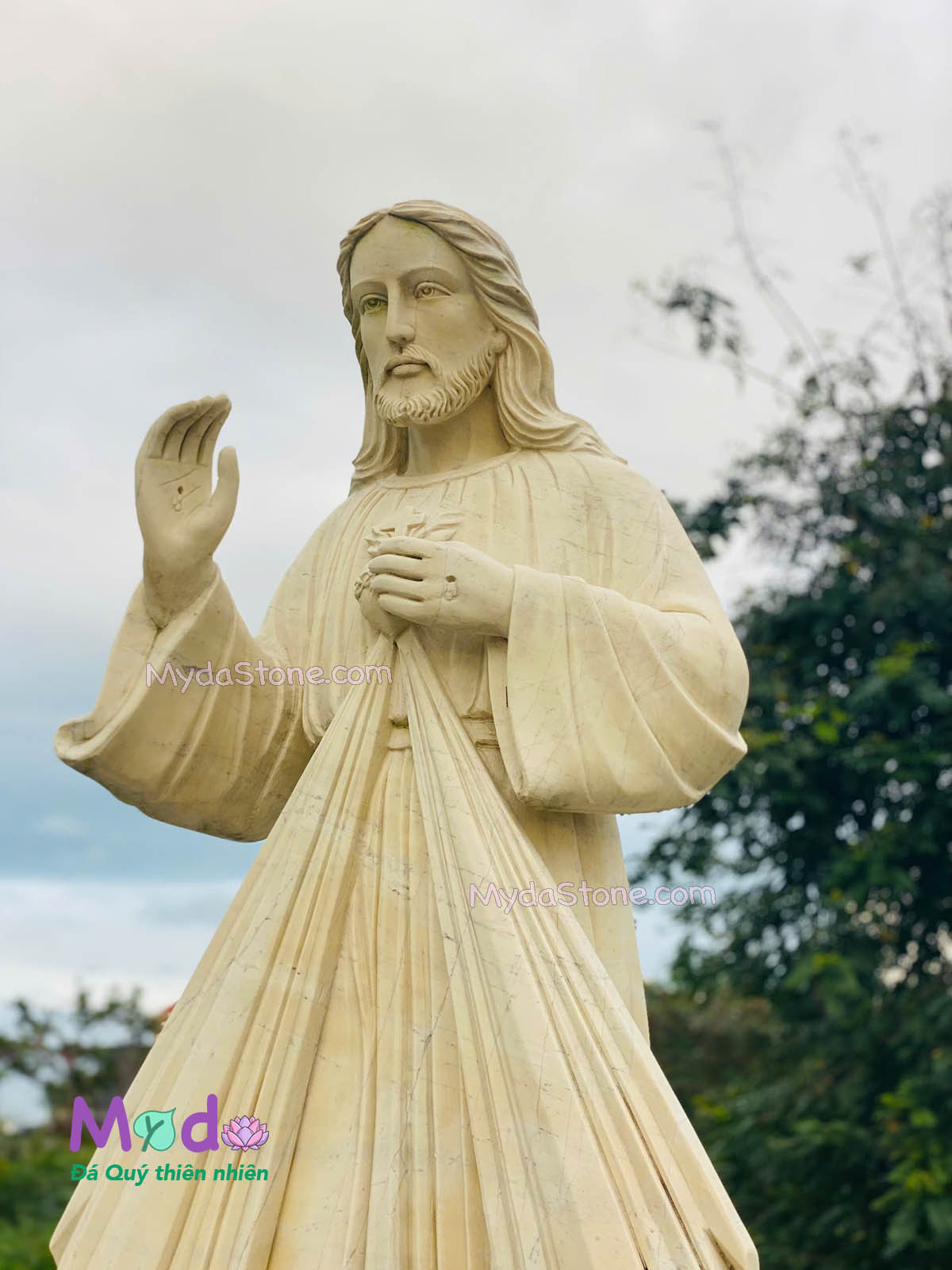 Tượng Lòng Chúa Thương Xót đá Cà Rốt Vàng