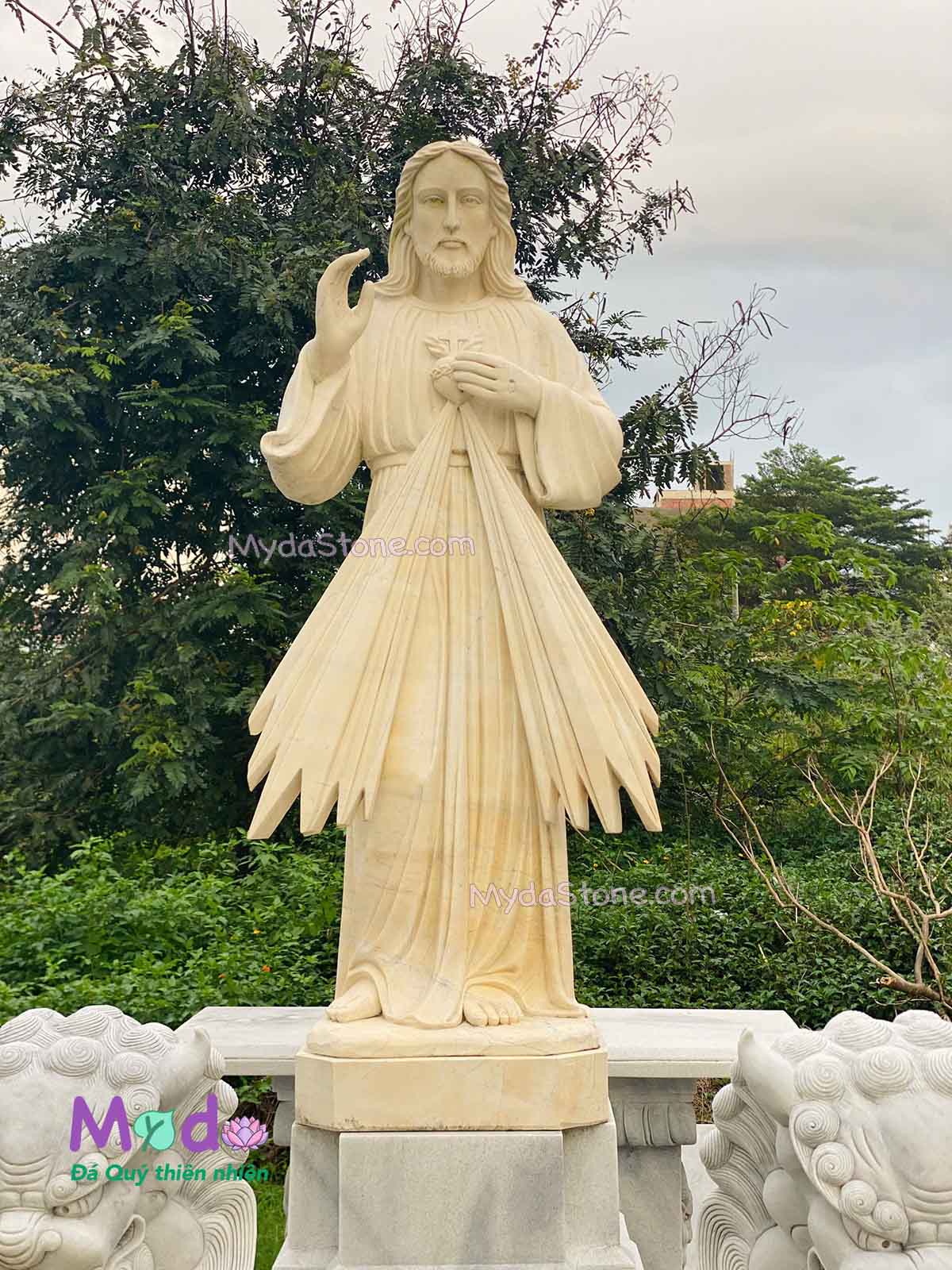 Tượng Lòng Chúa Thương Xót đá Cà Rốt Vàng
