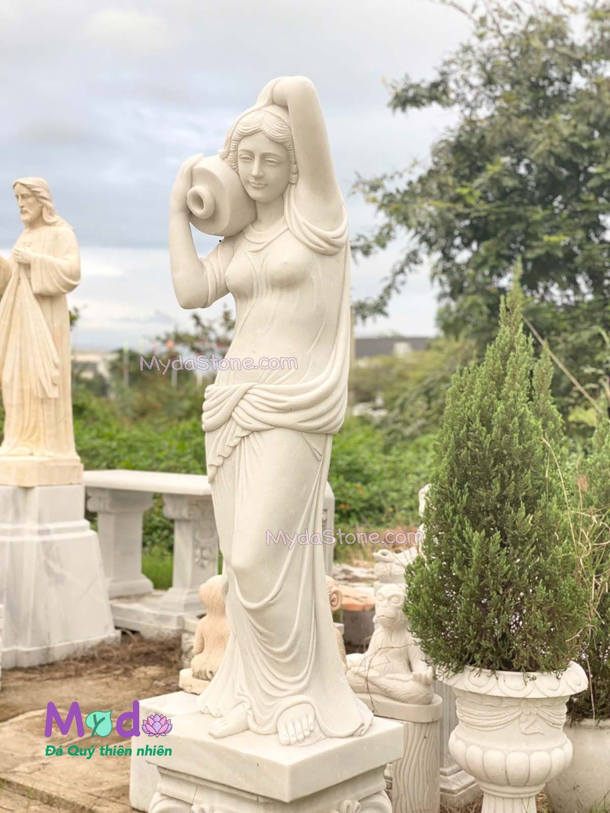 Tượng Cô Gái đổ nước đá Cẩm Thạch Trắng