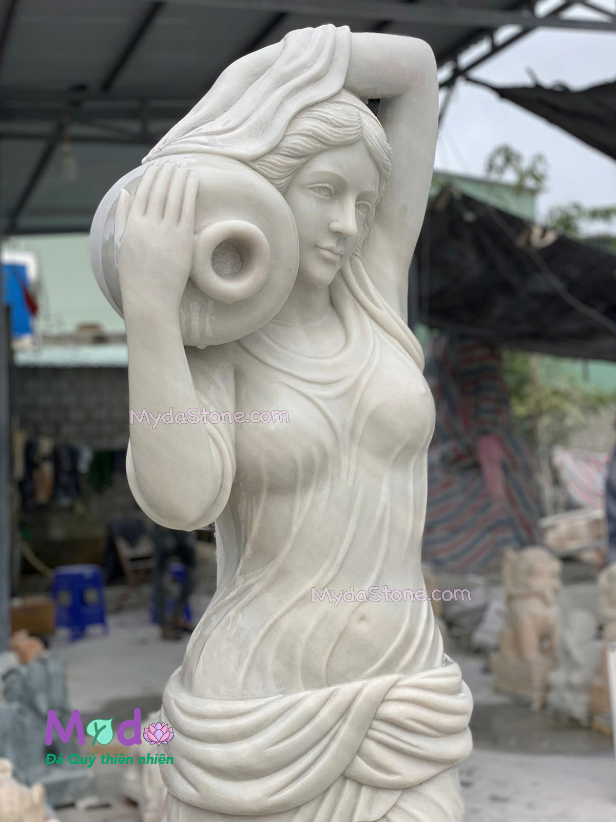 Tượng Cô Gái ôm bình đá Cẩm Thạch Trắng