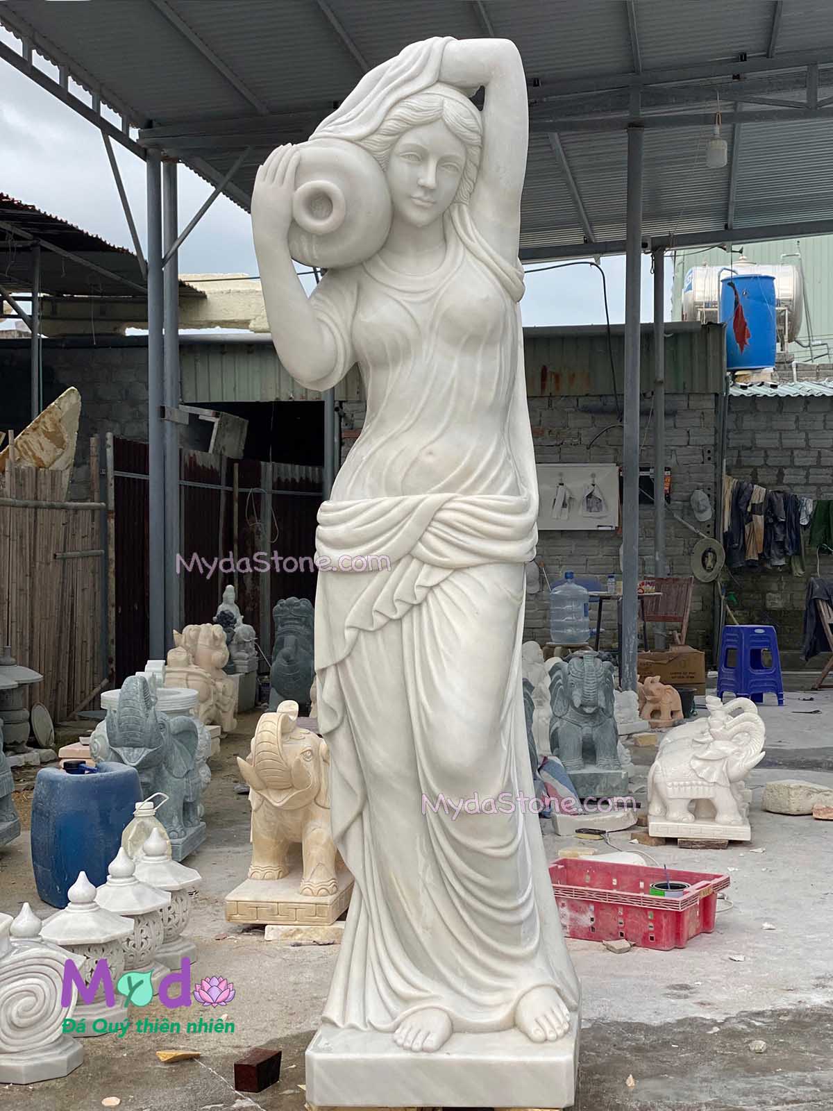 Tượng Cô Gái ôm bình đá Cẩm Thạch Trắng