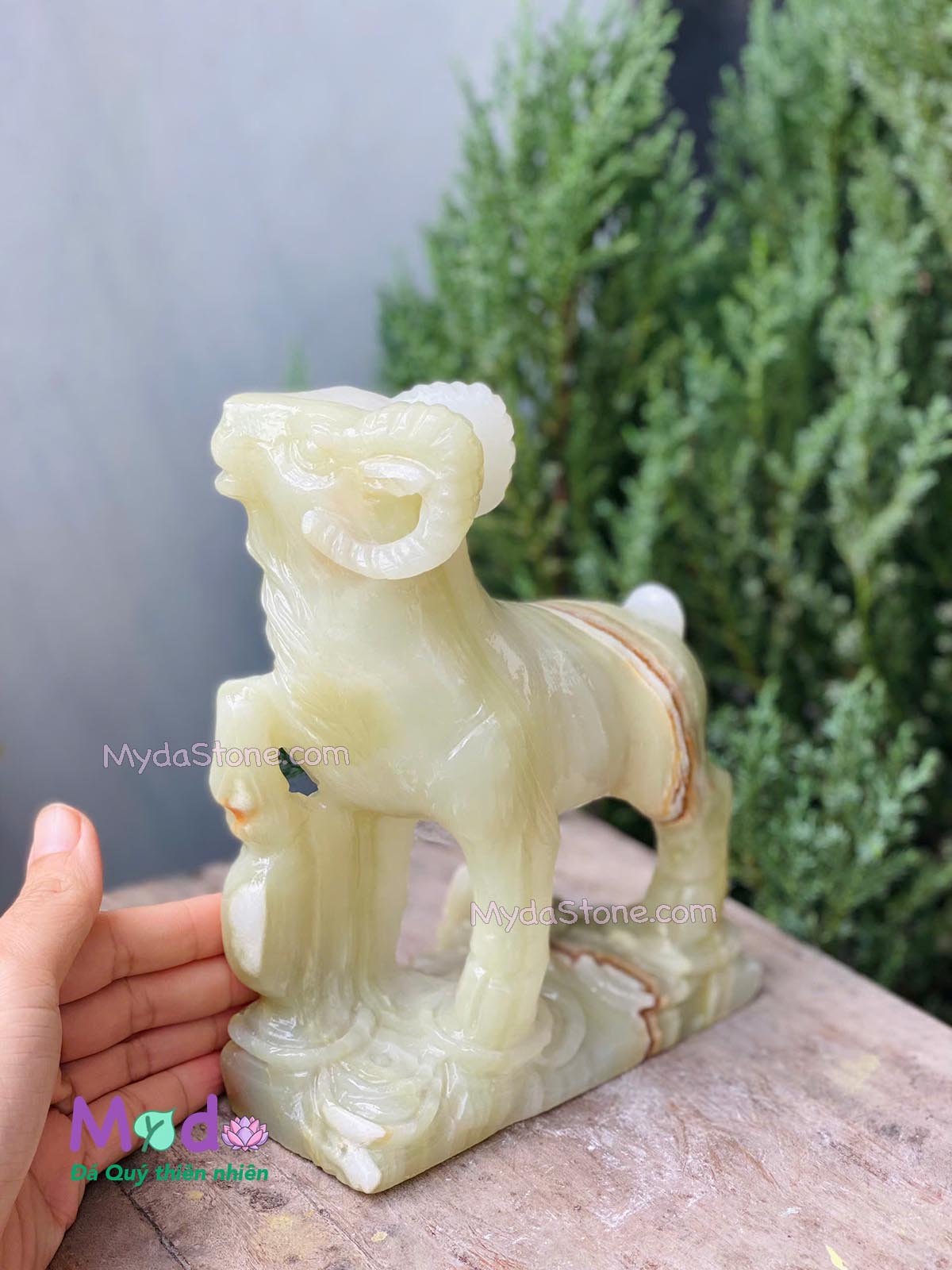 Tượng Con Dê phong thuỷ đá Ngọc Xanh Pakistan