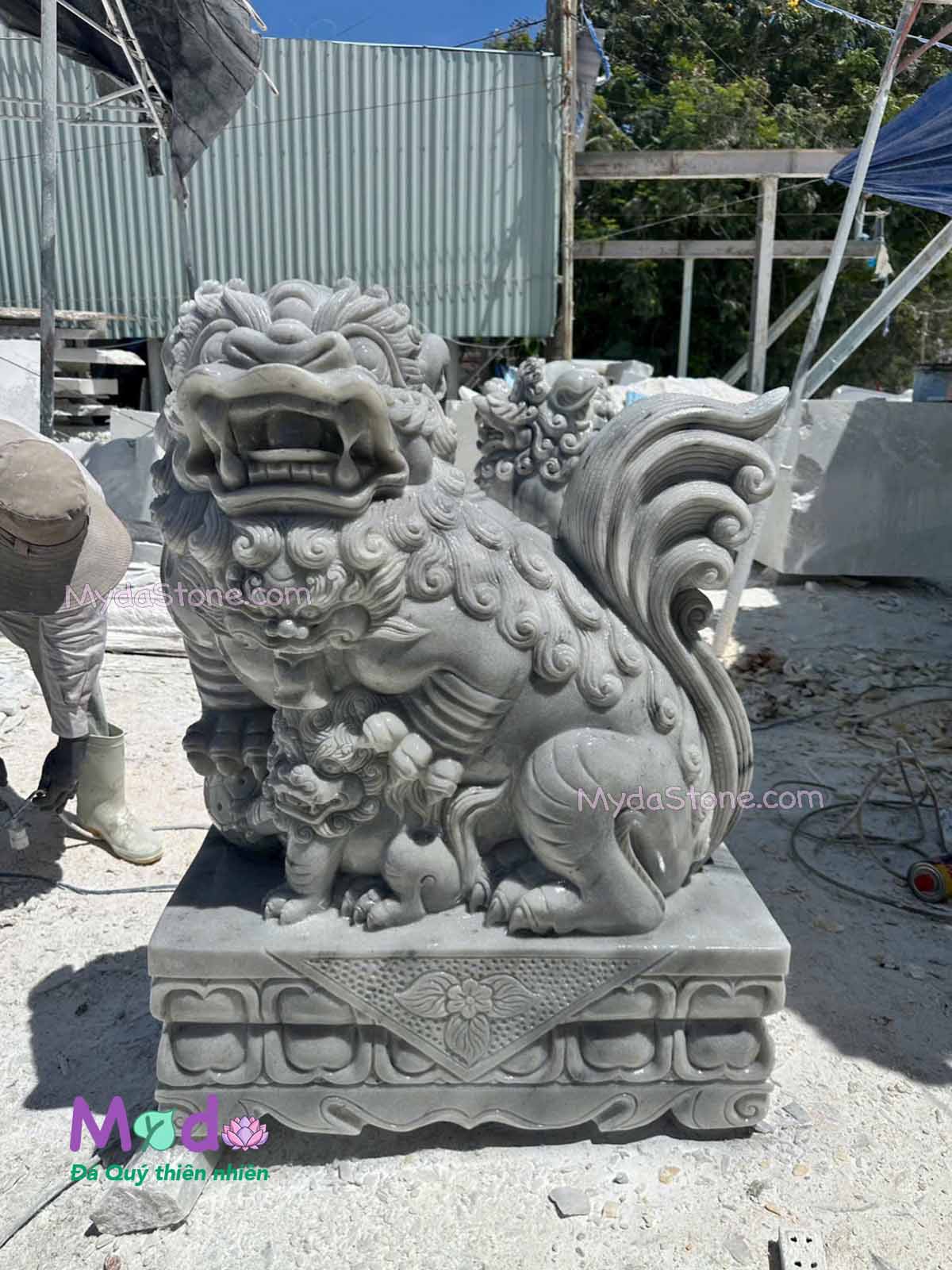 Tượng Con Nghê đá Cẩm Thạch Trắng Xám