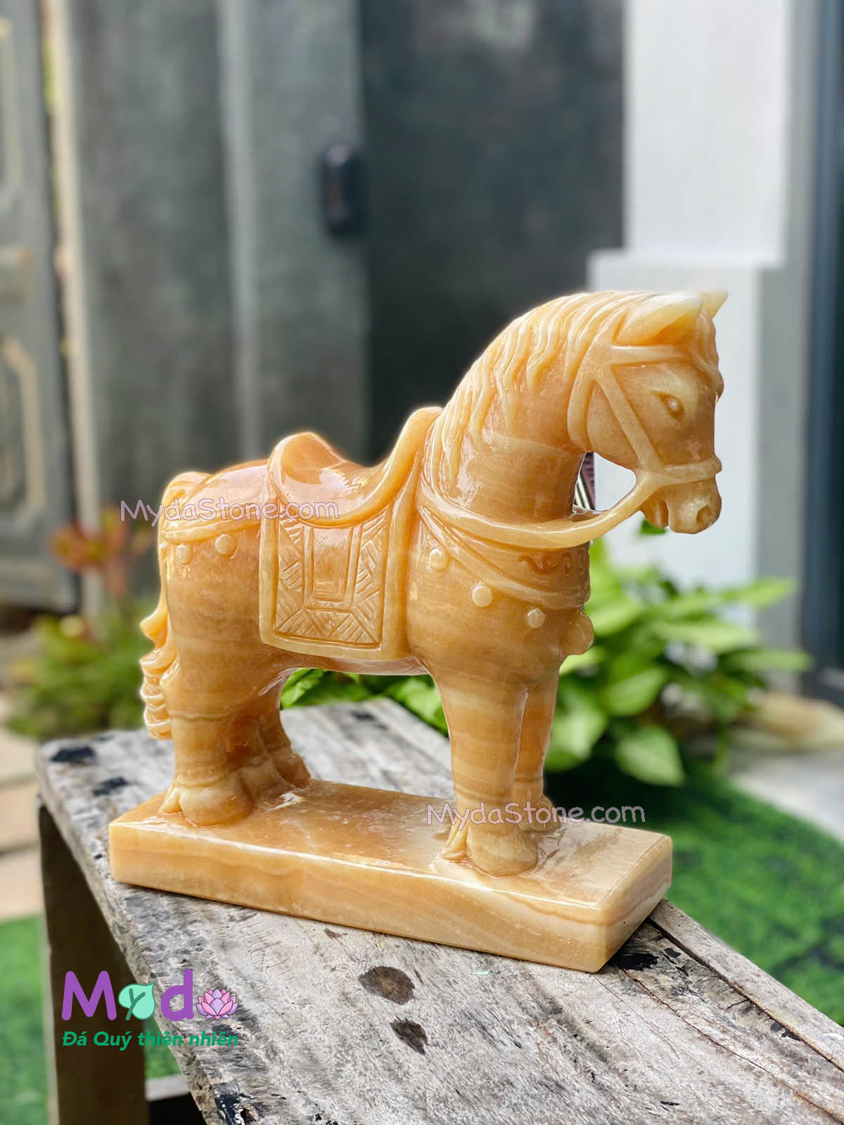 Tượng con Ngựa đá Ngọc Hoàng Long
