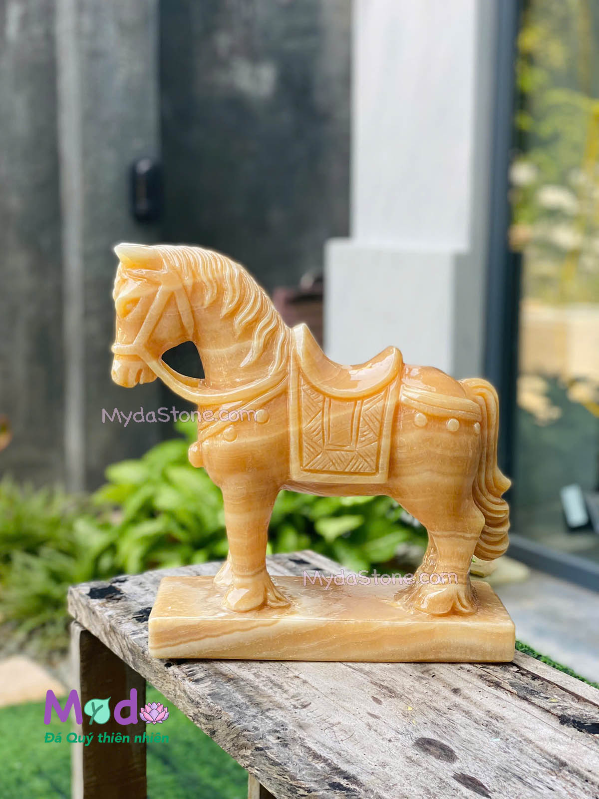 Tượng con Ngựa đá Ngọc Hoàng Long