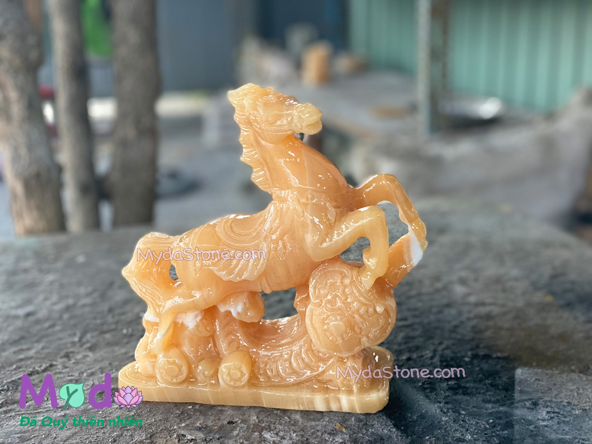 Tượng Ngựa Như Ý đá Ngọc Hoàng Long