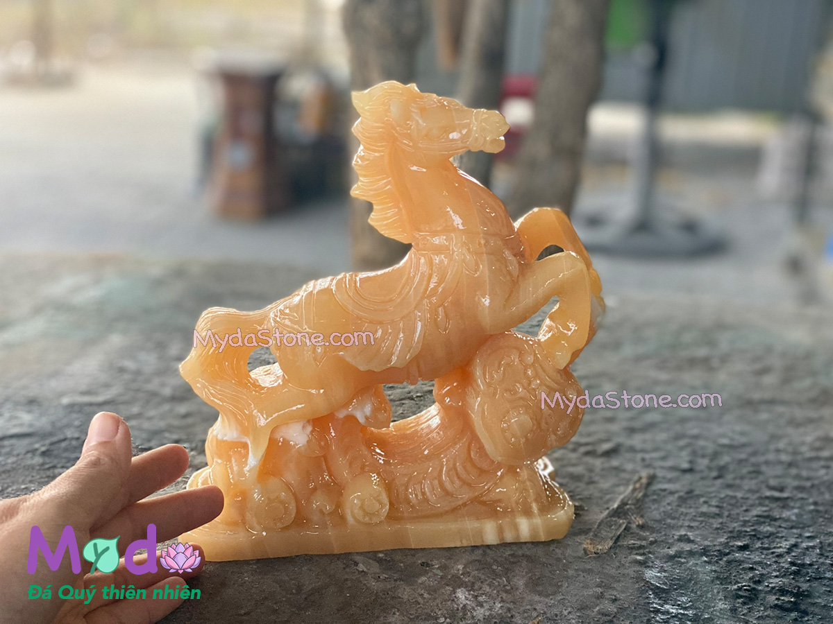 Tượng Ngựa Như Ý đá Ngọc Hoàng Long